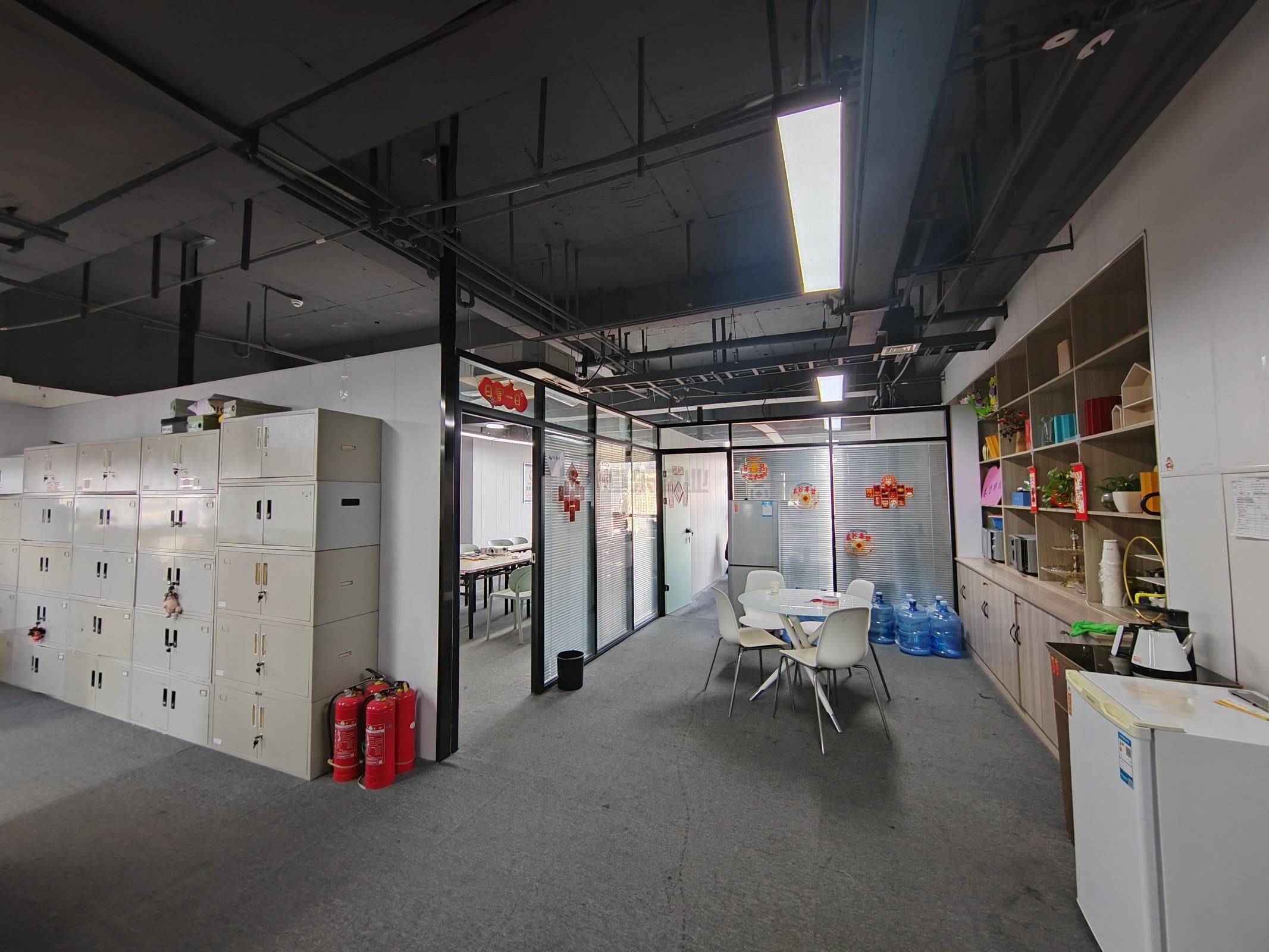 华仁凤凰城253平米办公室出租