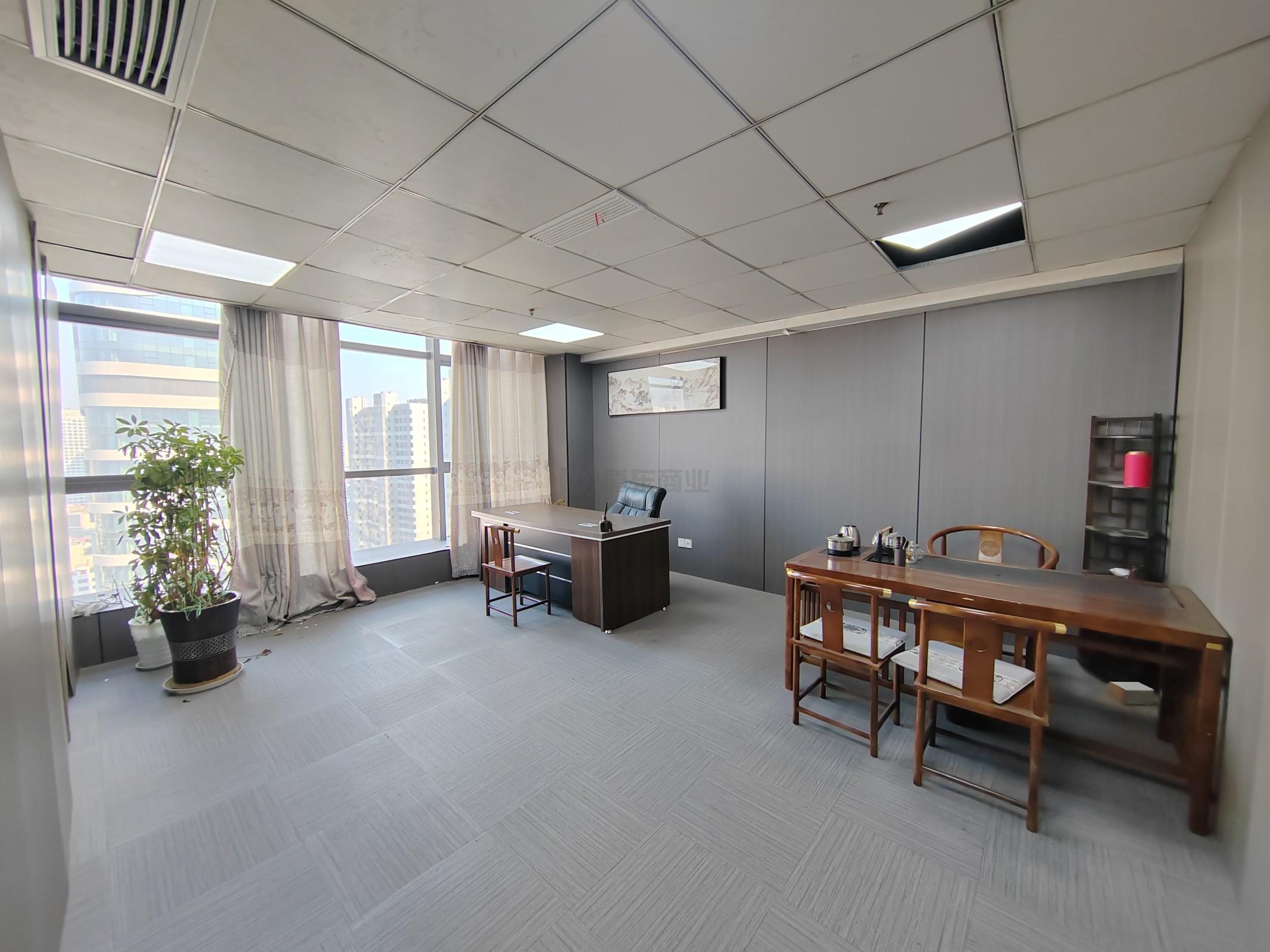 金源国际面积300平