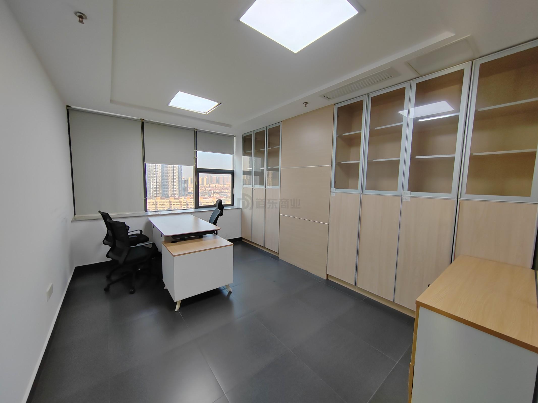 麦库大厦面积247平