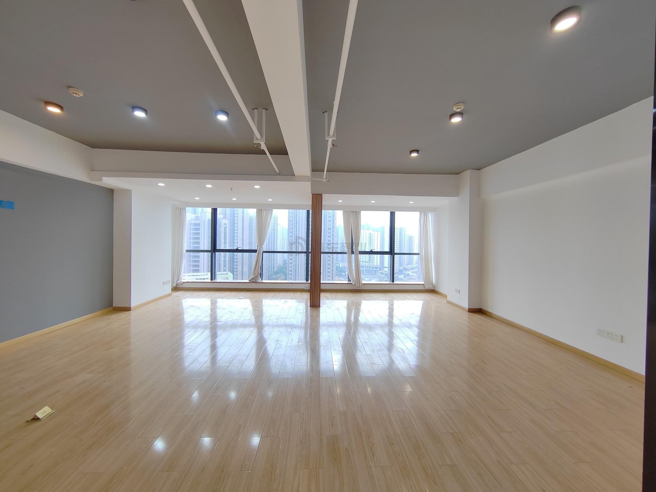 新区哥伦布广场面积99平