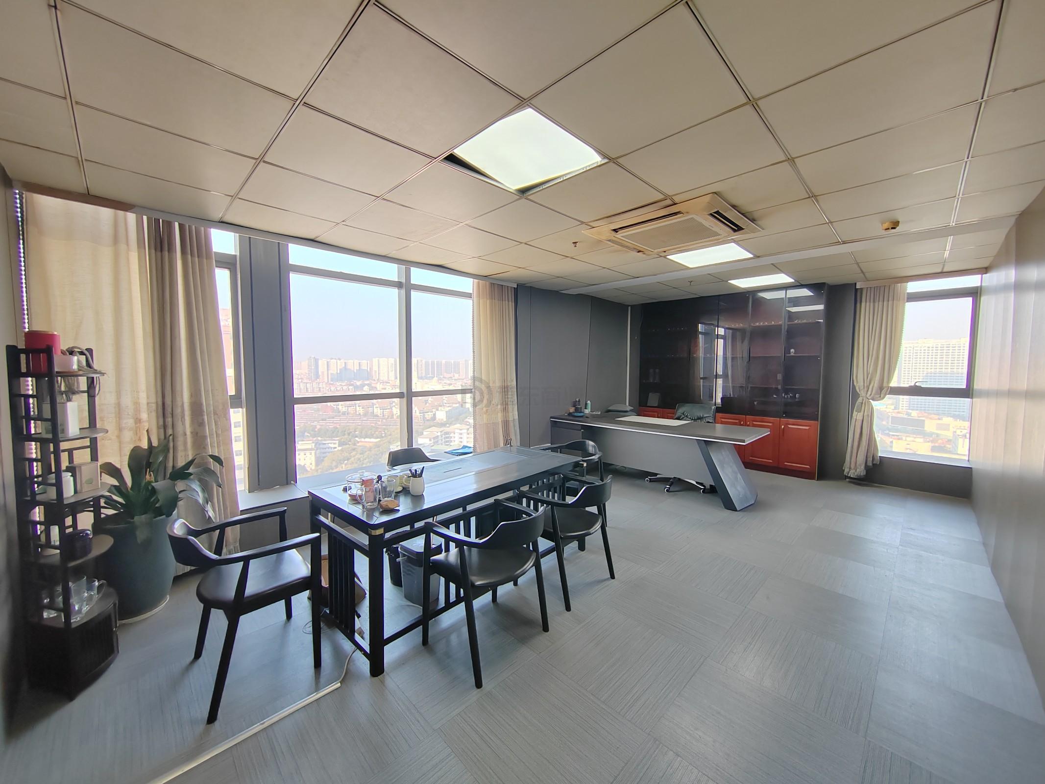 金源国际面积300平