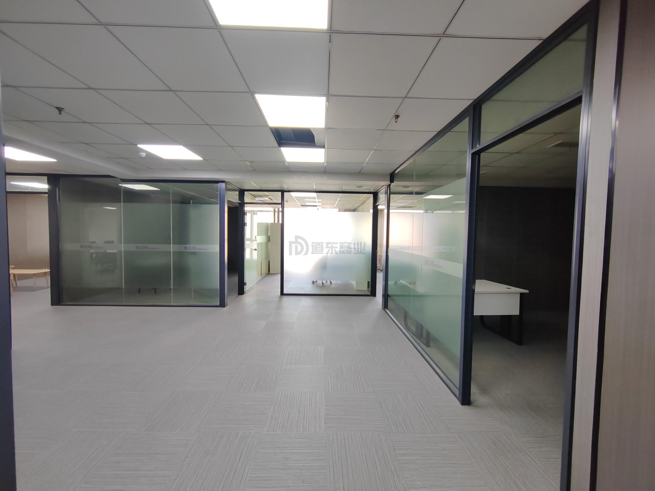 金源国际面积300平