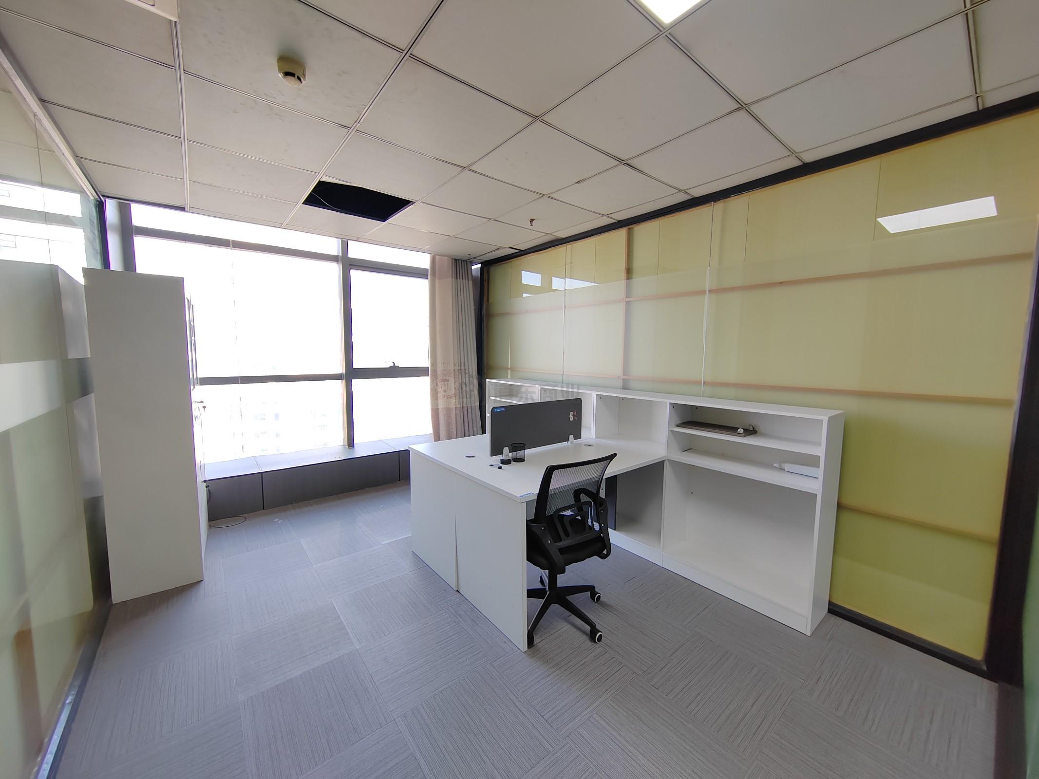 金源国际面积300平