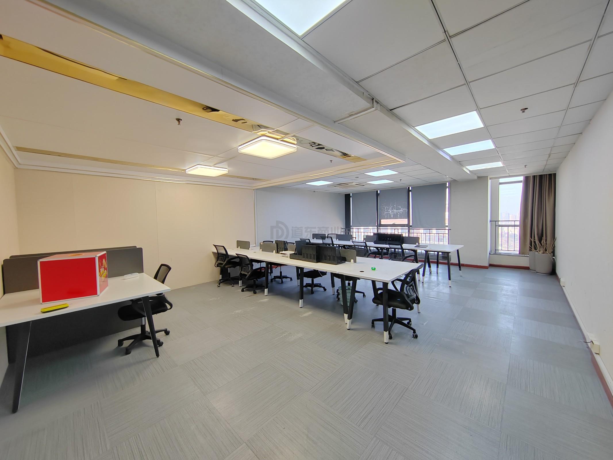 金源国际面积300平