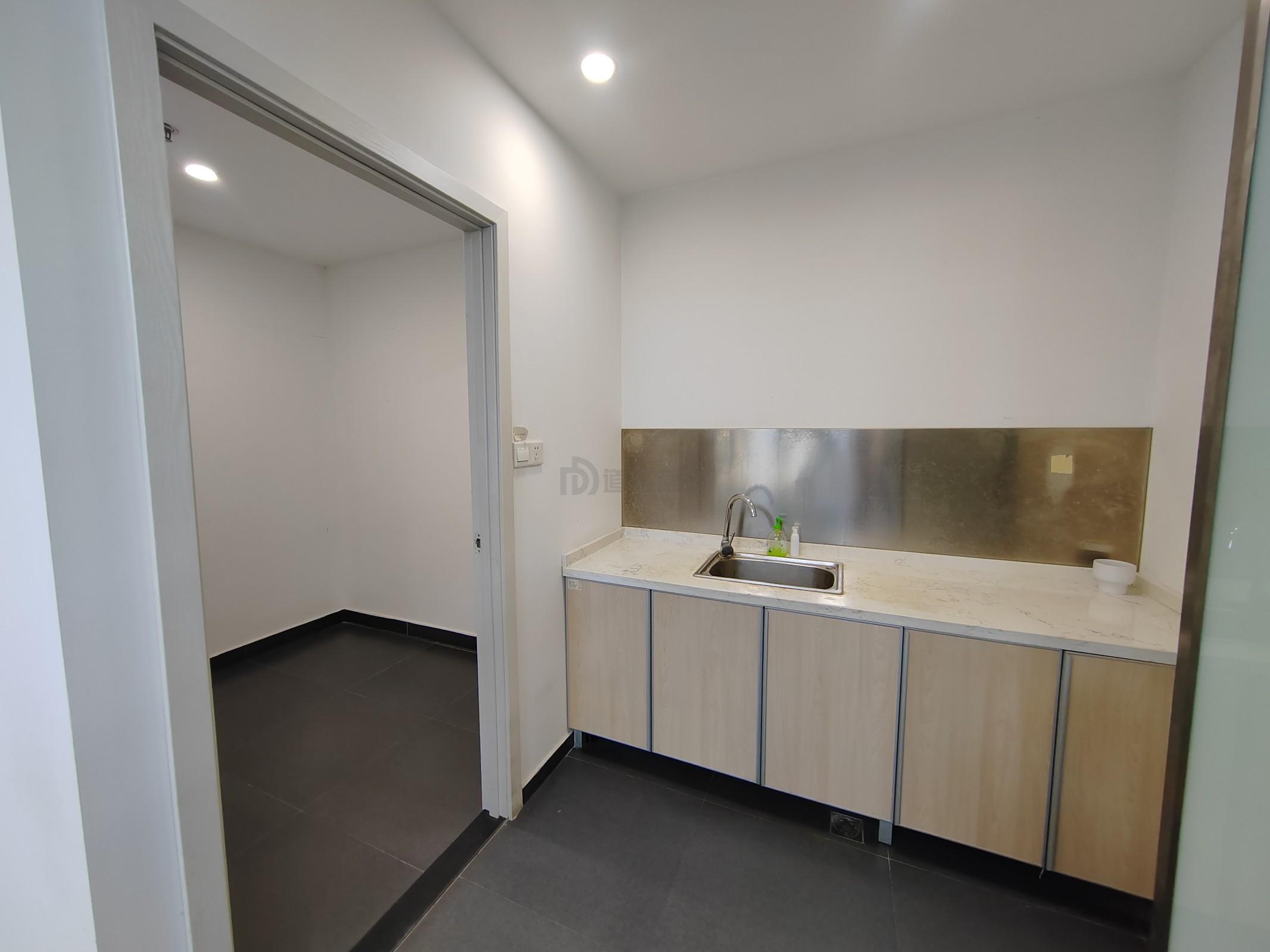 麦库大厦面积247平