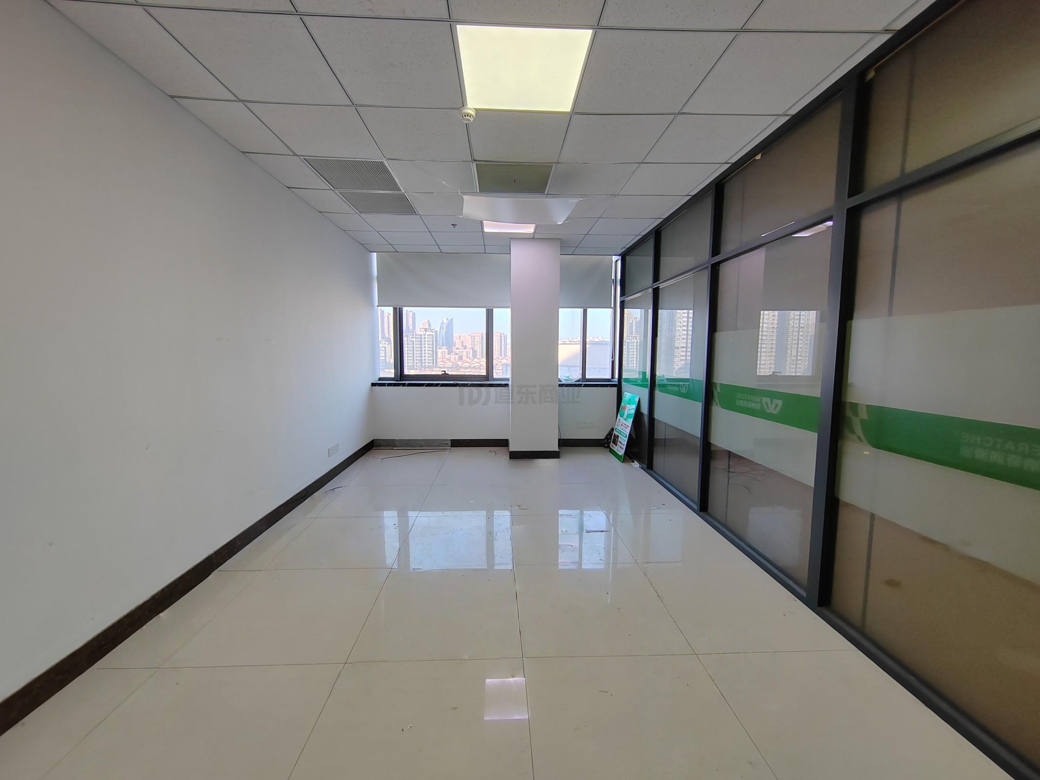 利华广场面积142平