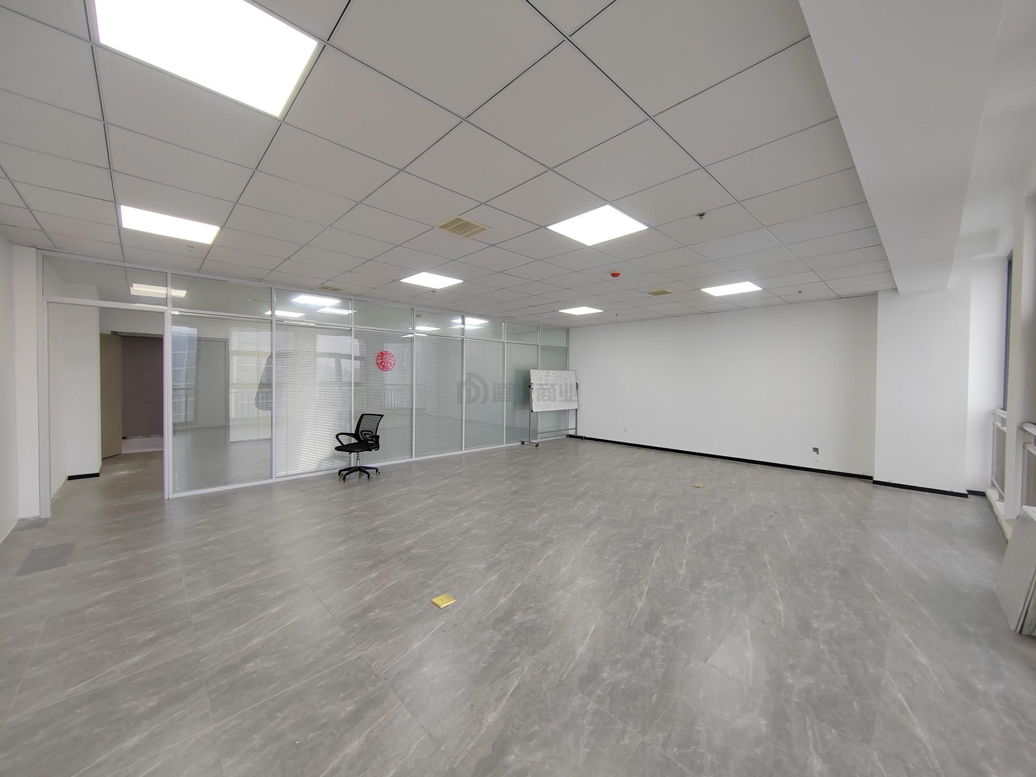 明都大厦面积127平