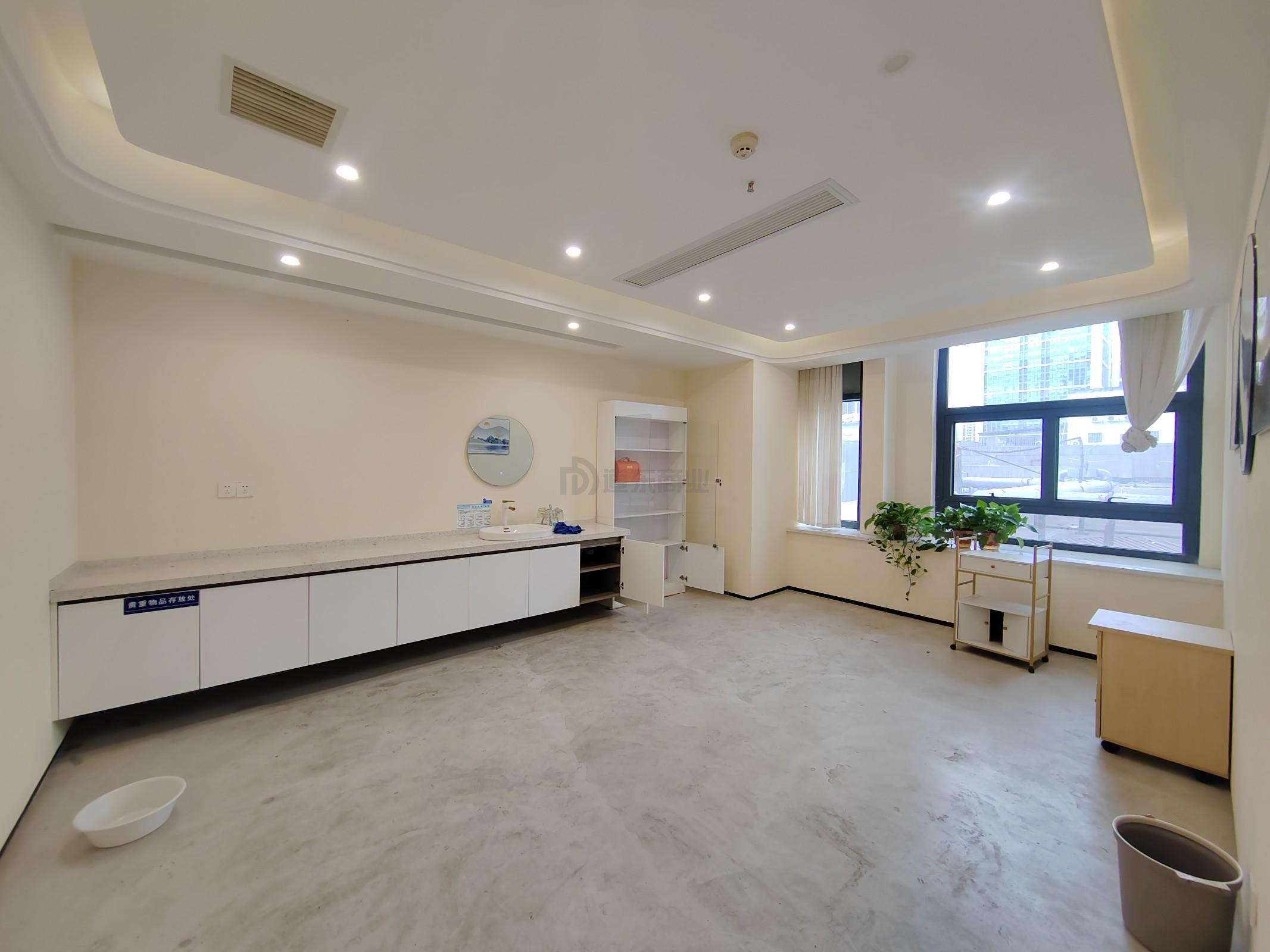 明都大厦面积627平