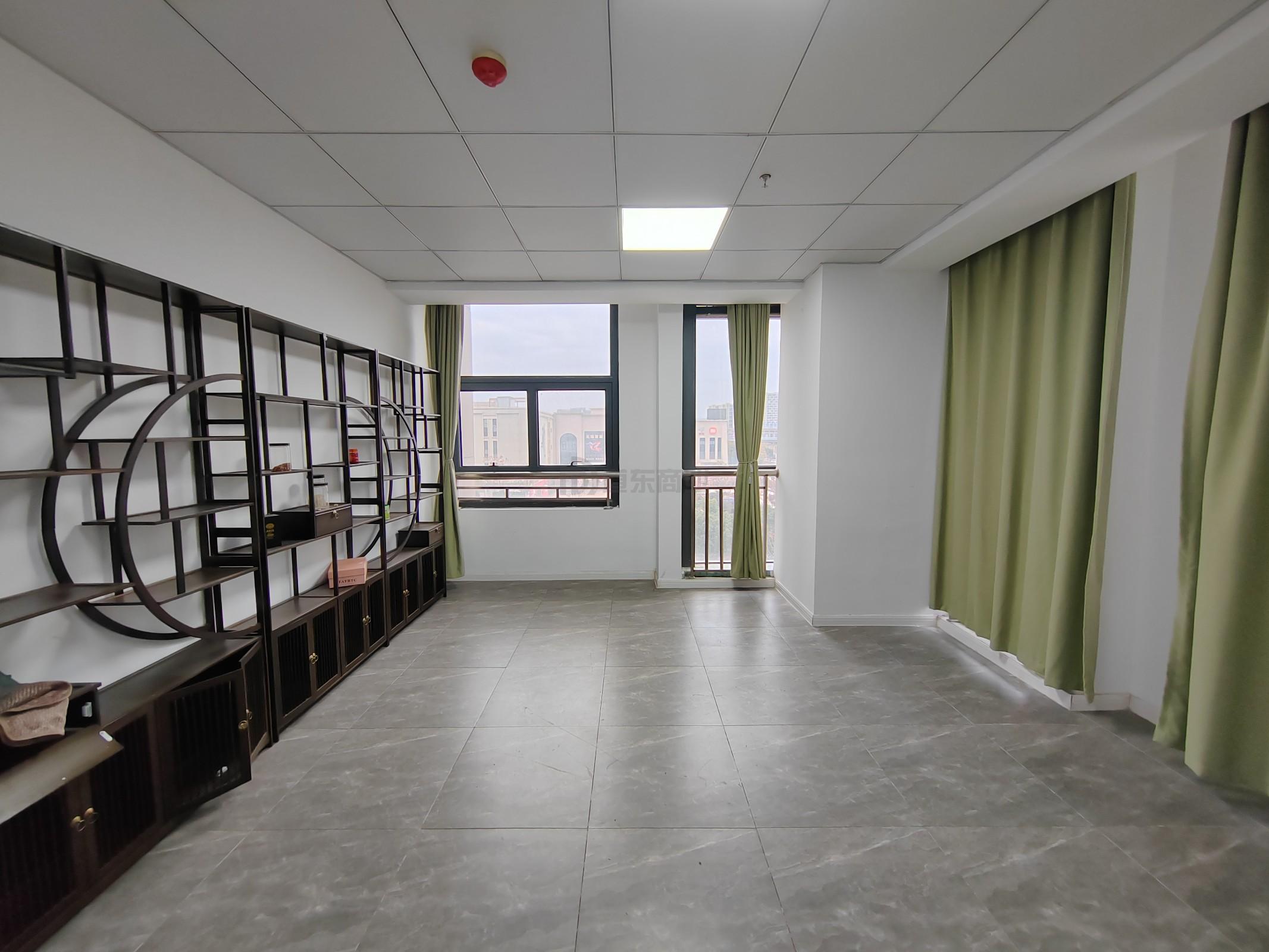 明都大厦面积627平