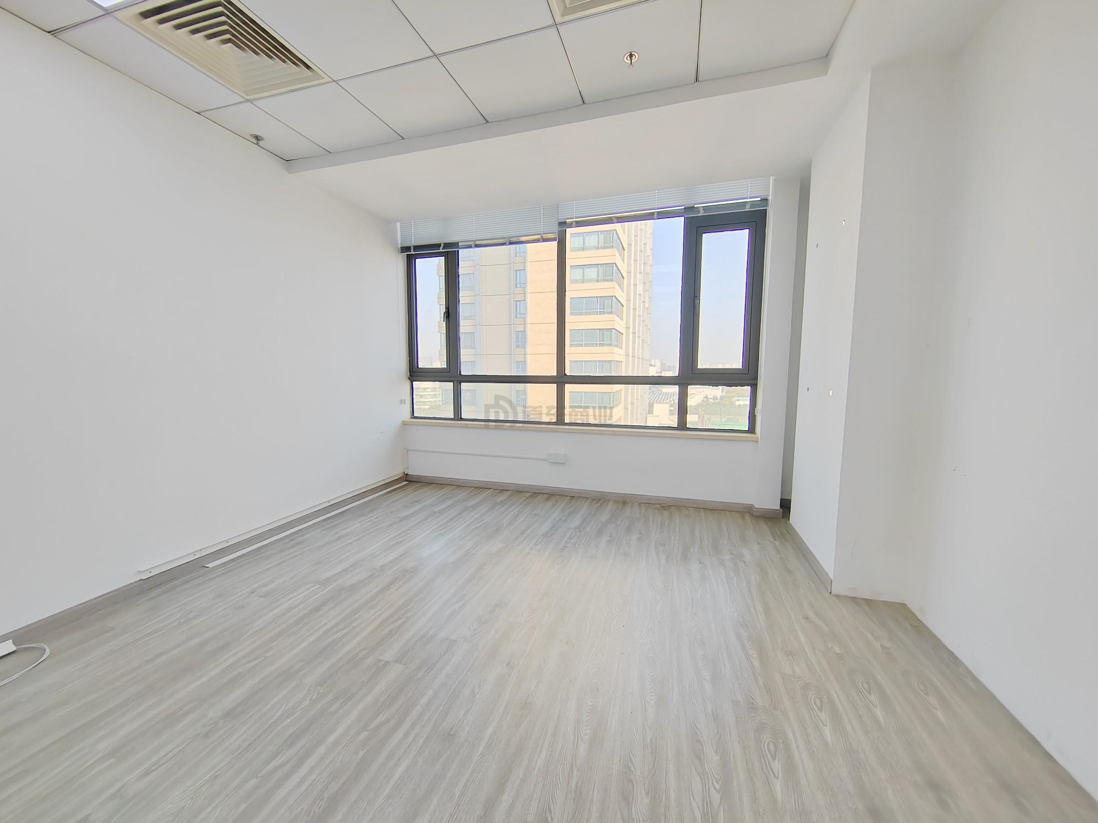 第一上海逸林大厦面积160平