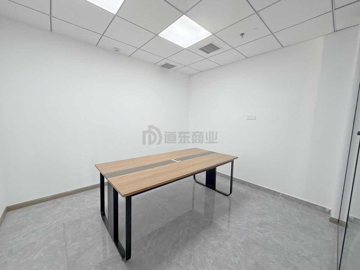 龙创大厦面积166平