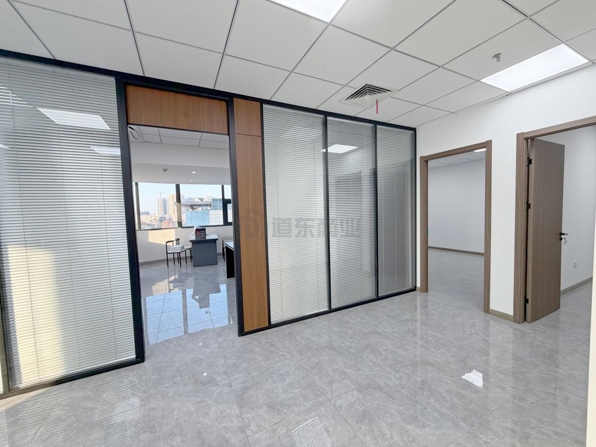 龙创大厦面积166平