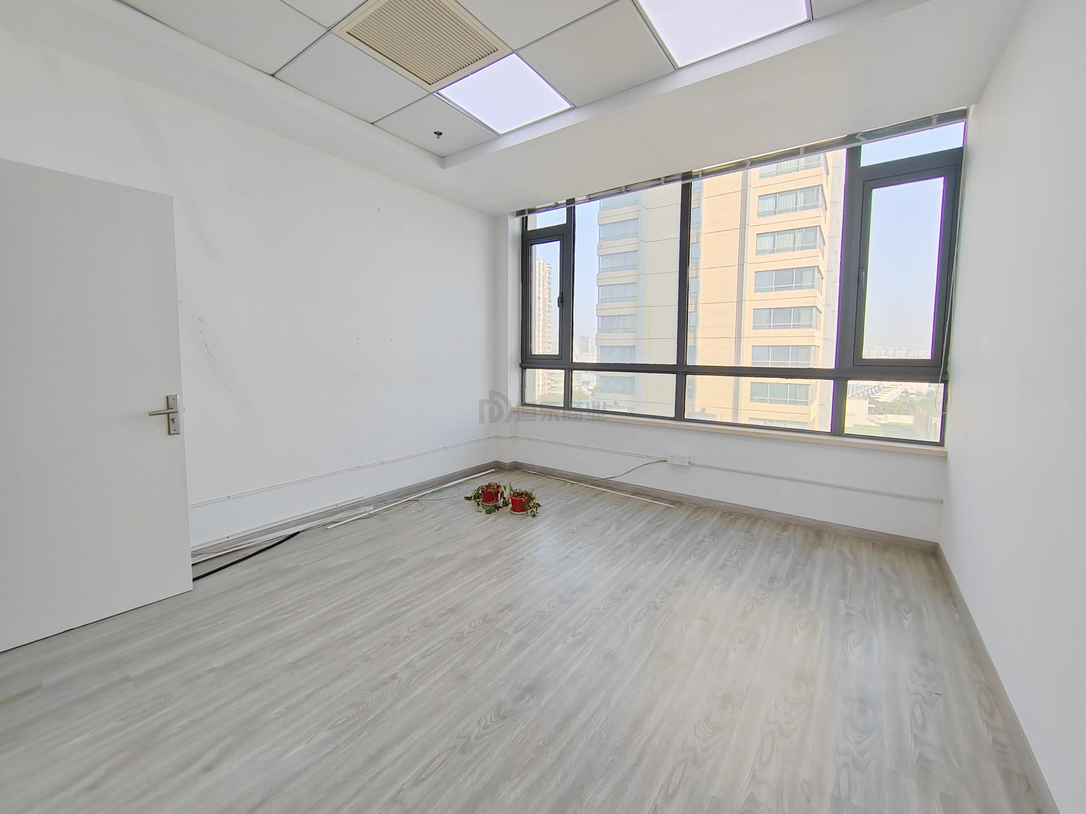 第一上海逸林大厦面积160平