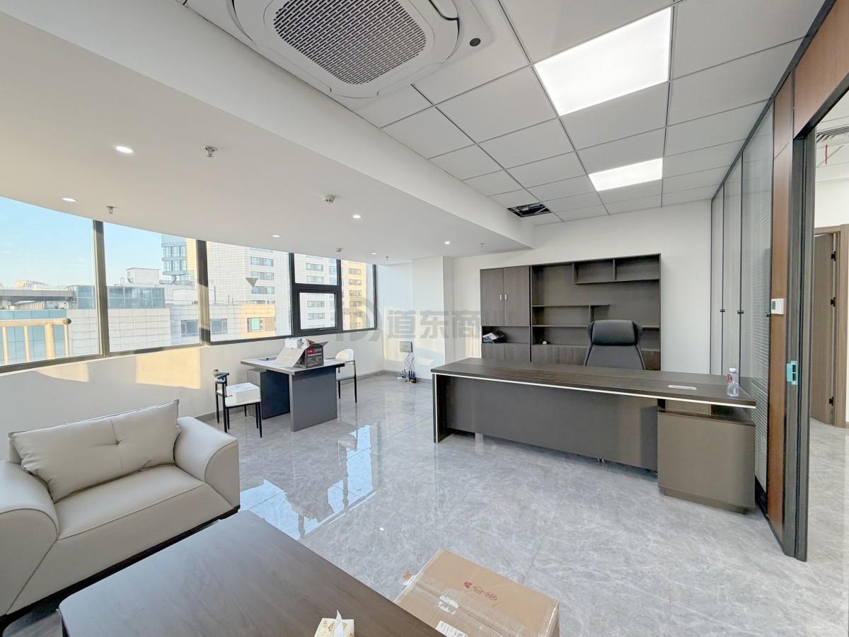 龙创大厦面积166平