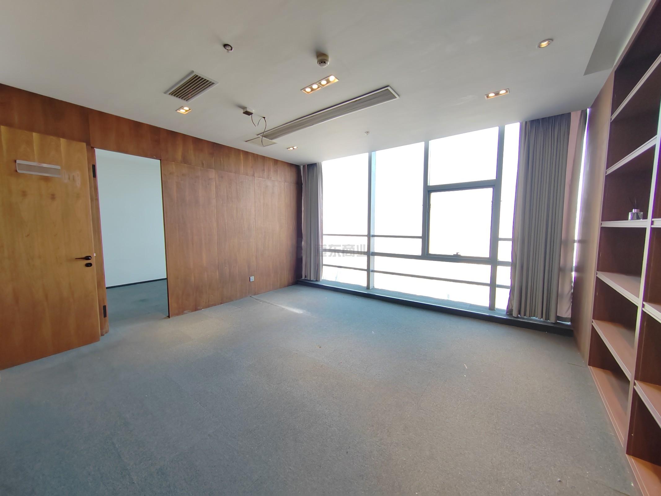 晶石国际中心面积600平