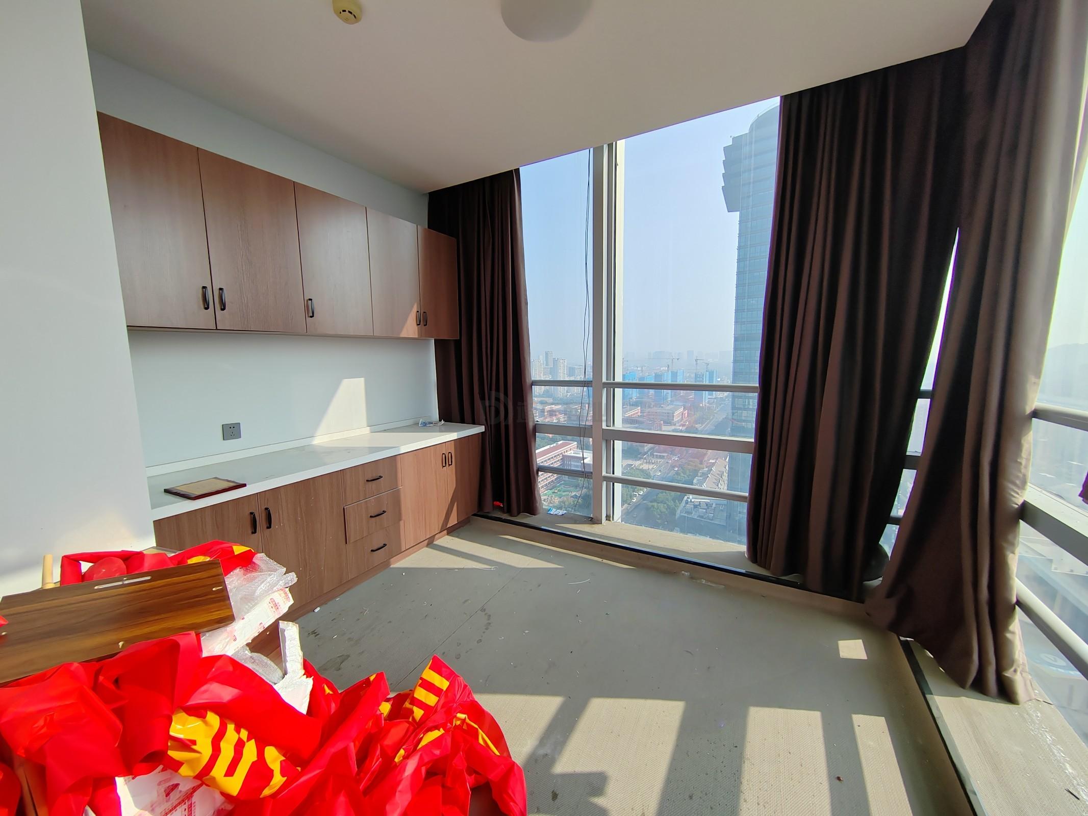 晶石国际中心面积600平