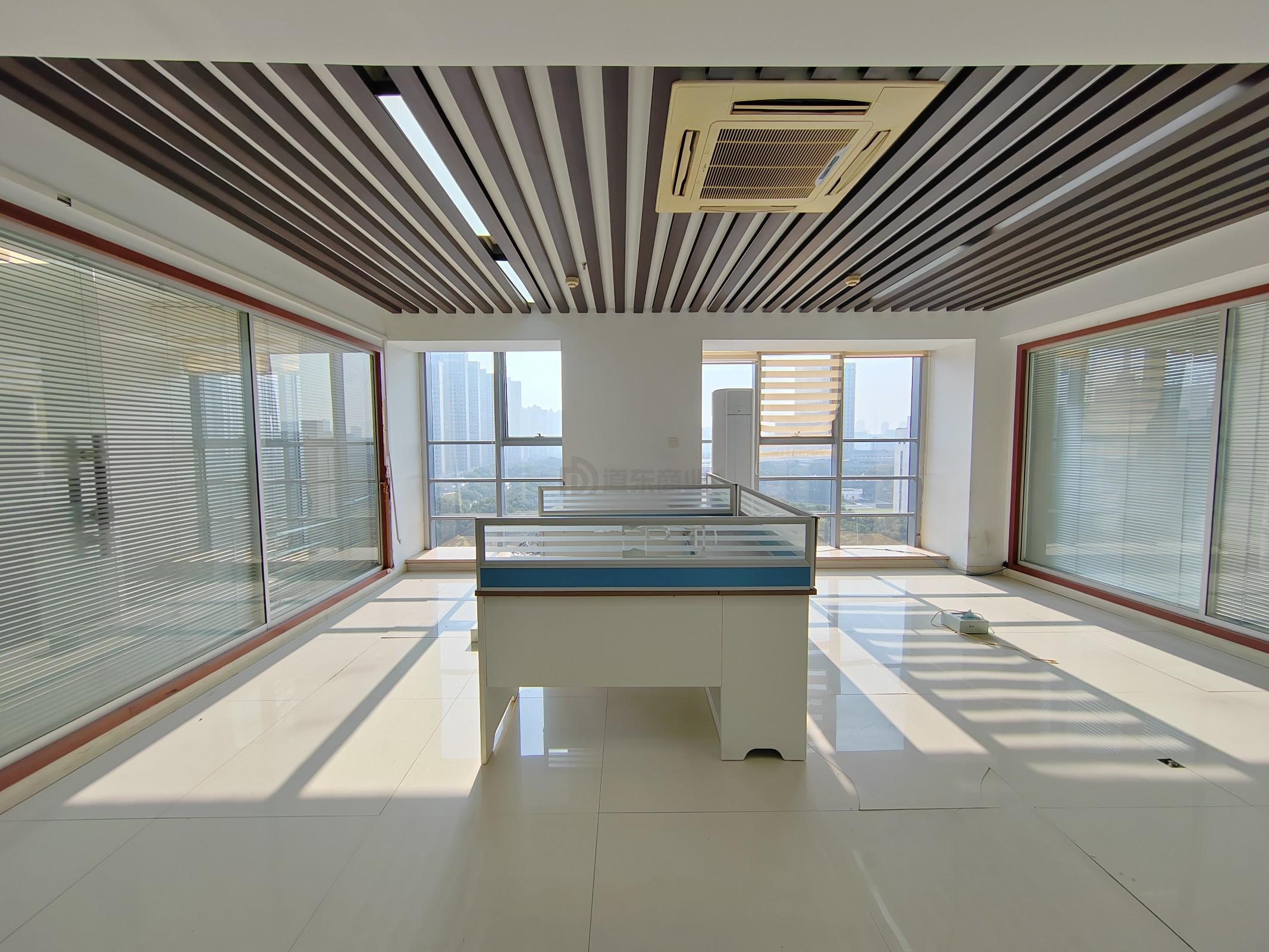 晶石国际中心面积250平