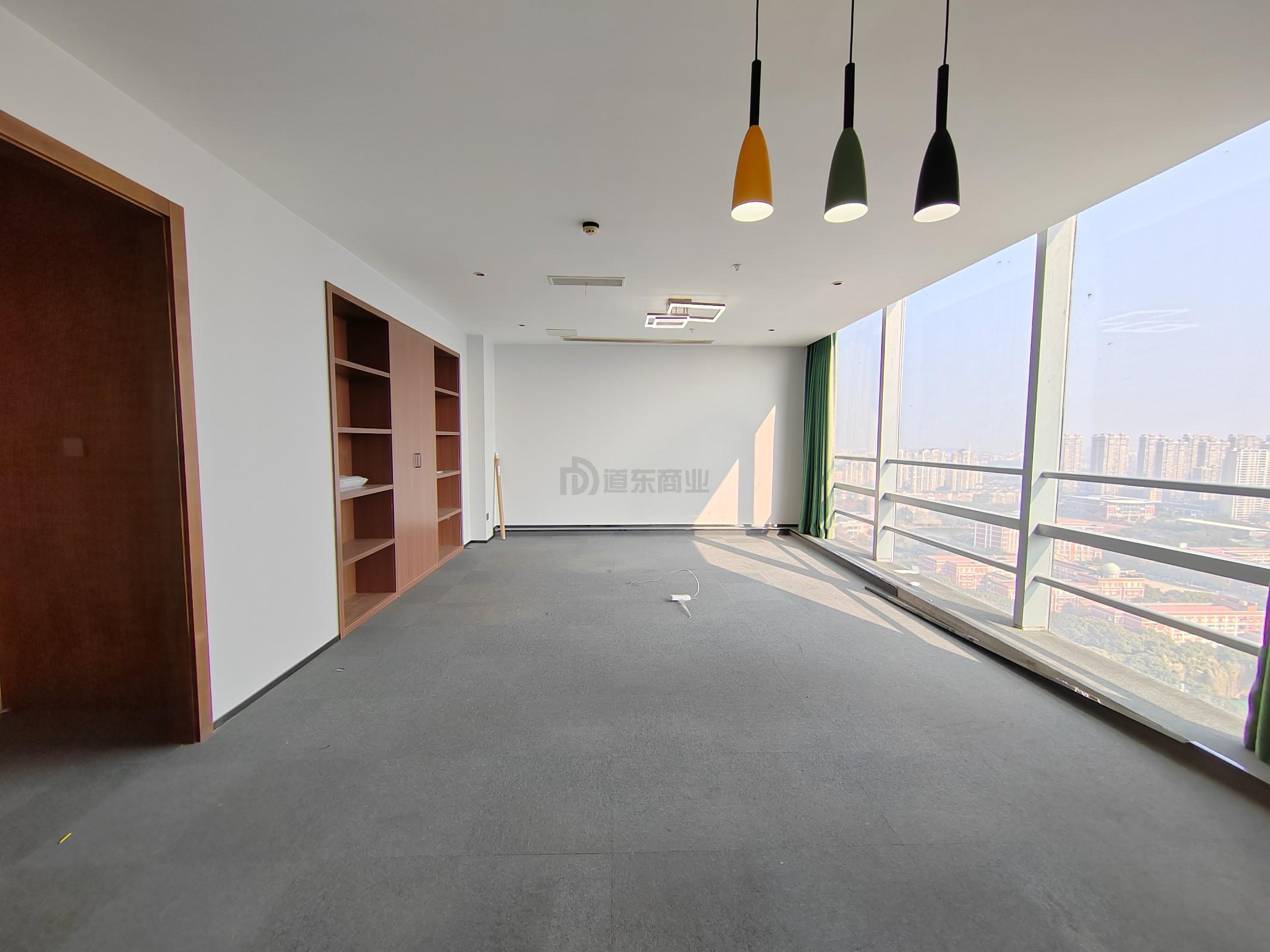 晶石国际中心面积600平