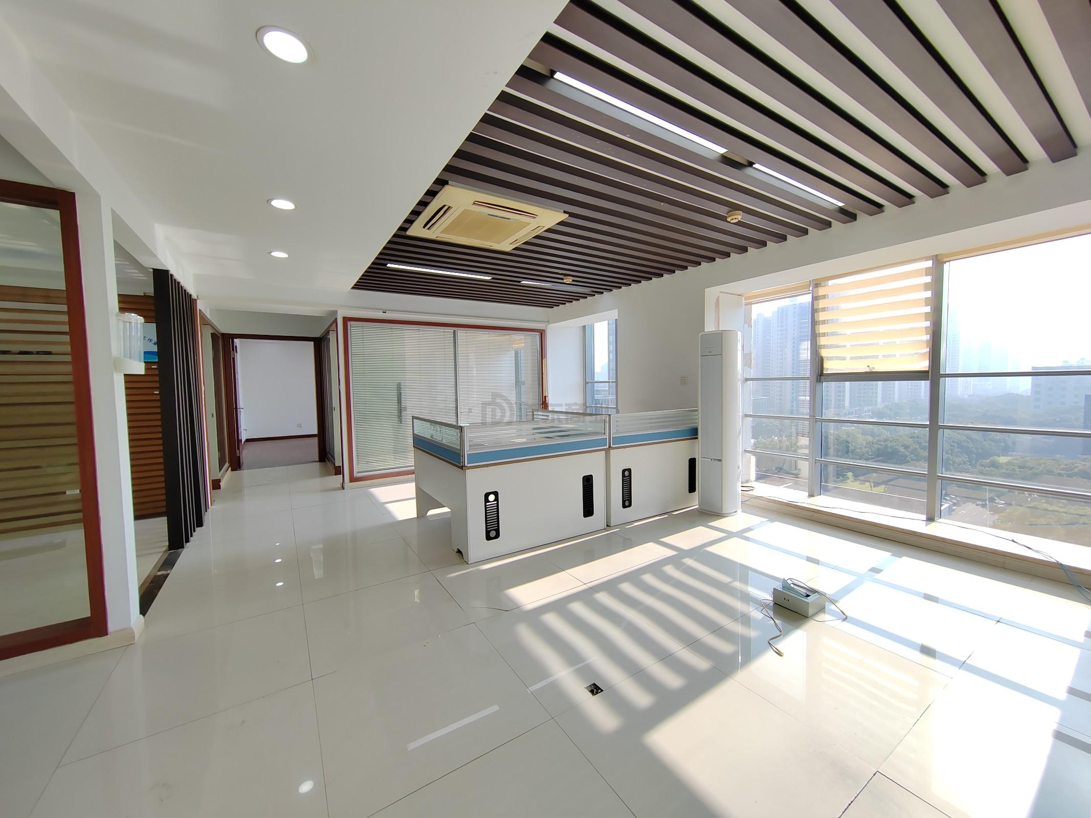 晶石国际中心面积250平