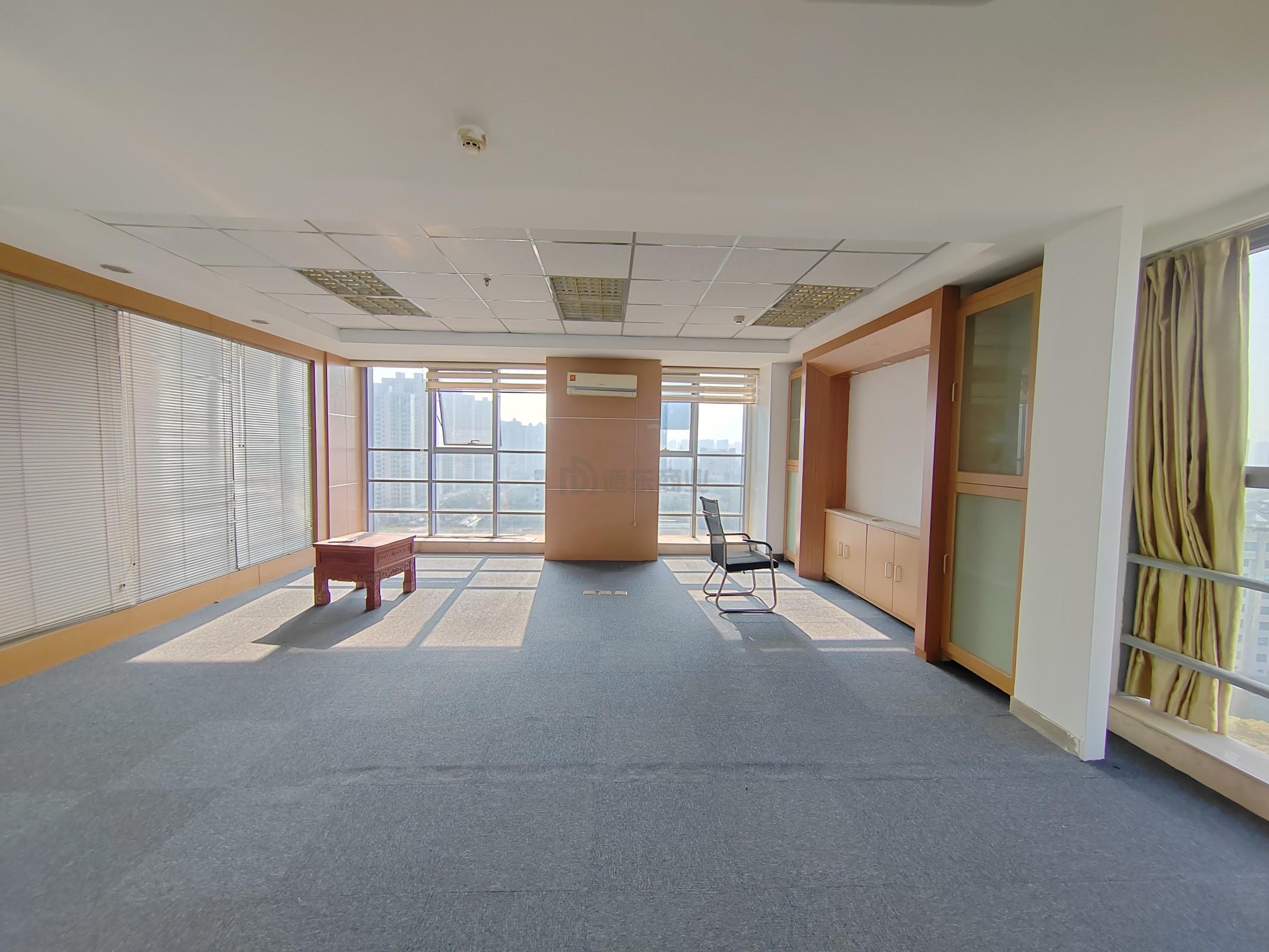 晶石国际中心面积250平