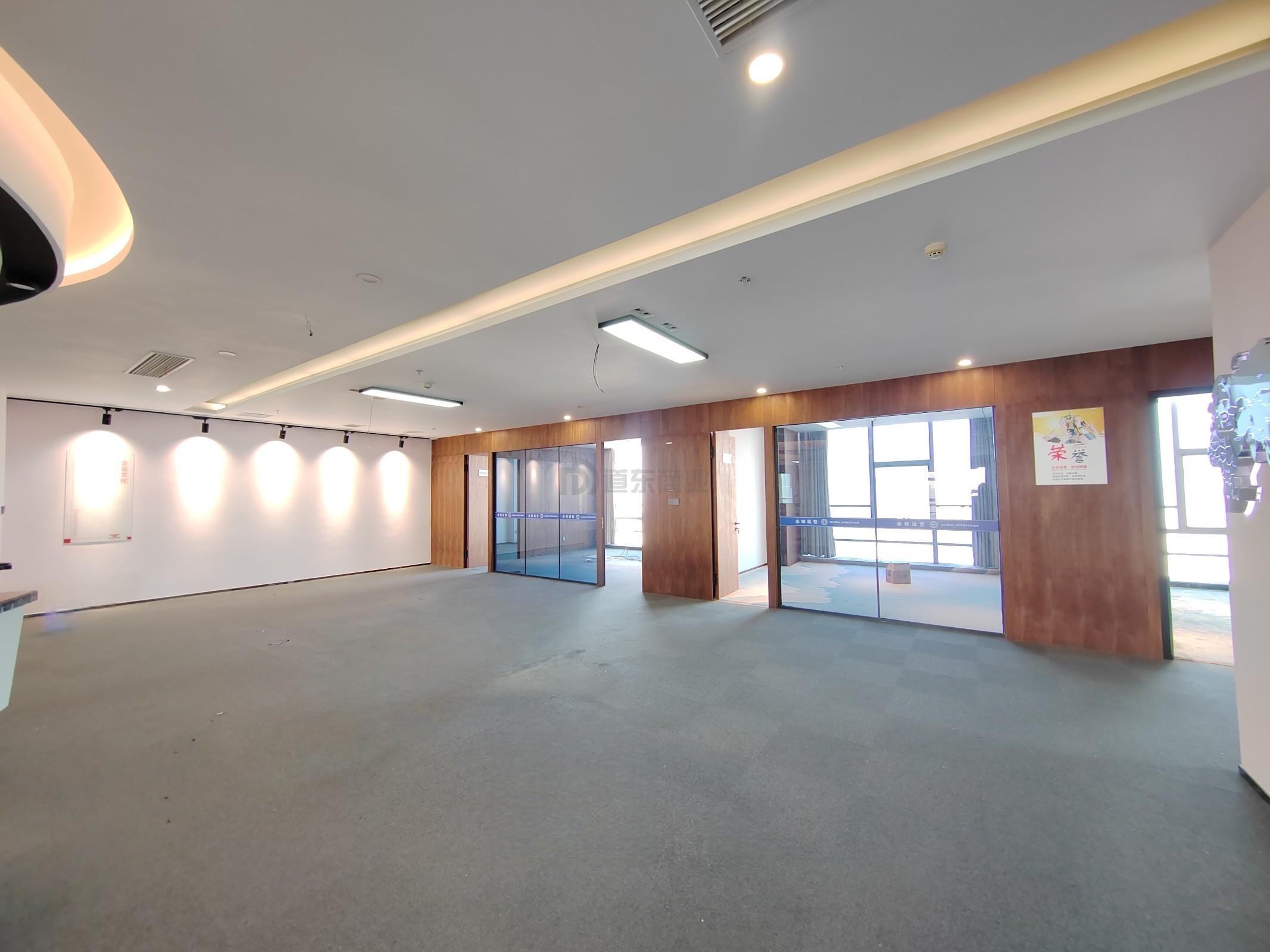 晶石国际中心面积600平