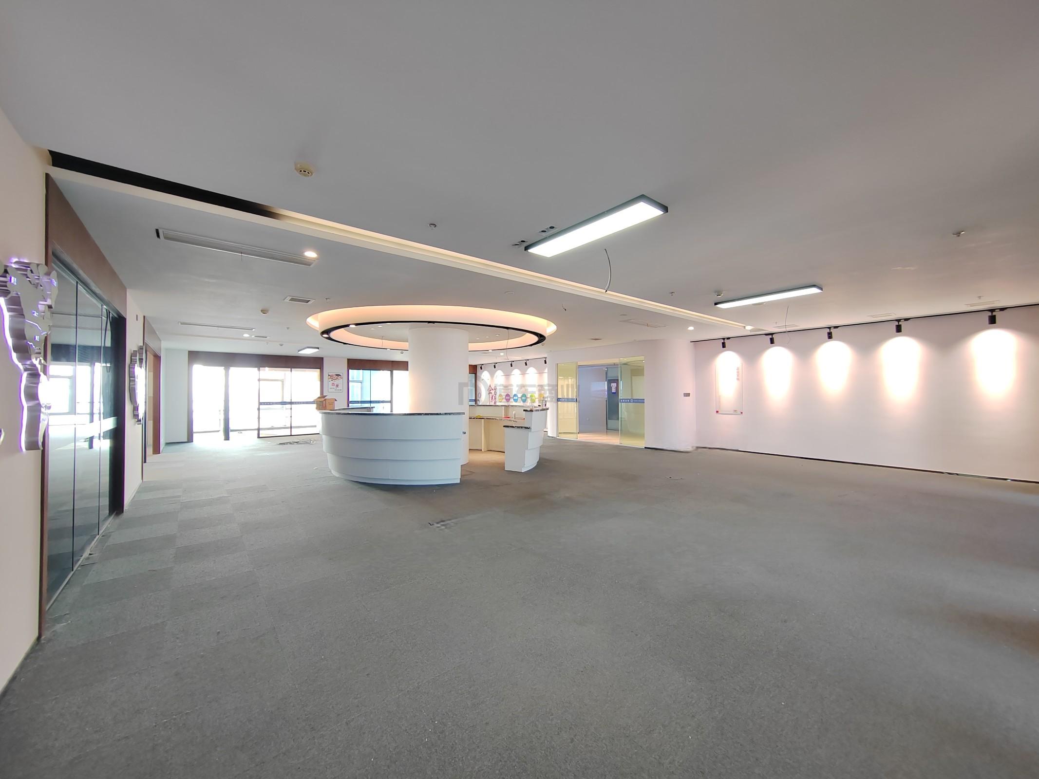 晶石国际中心面积600平