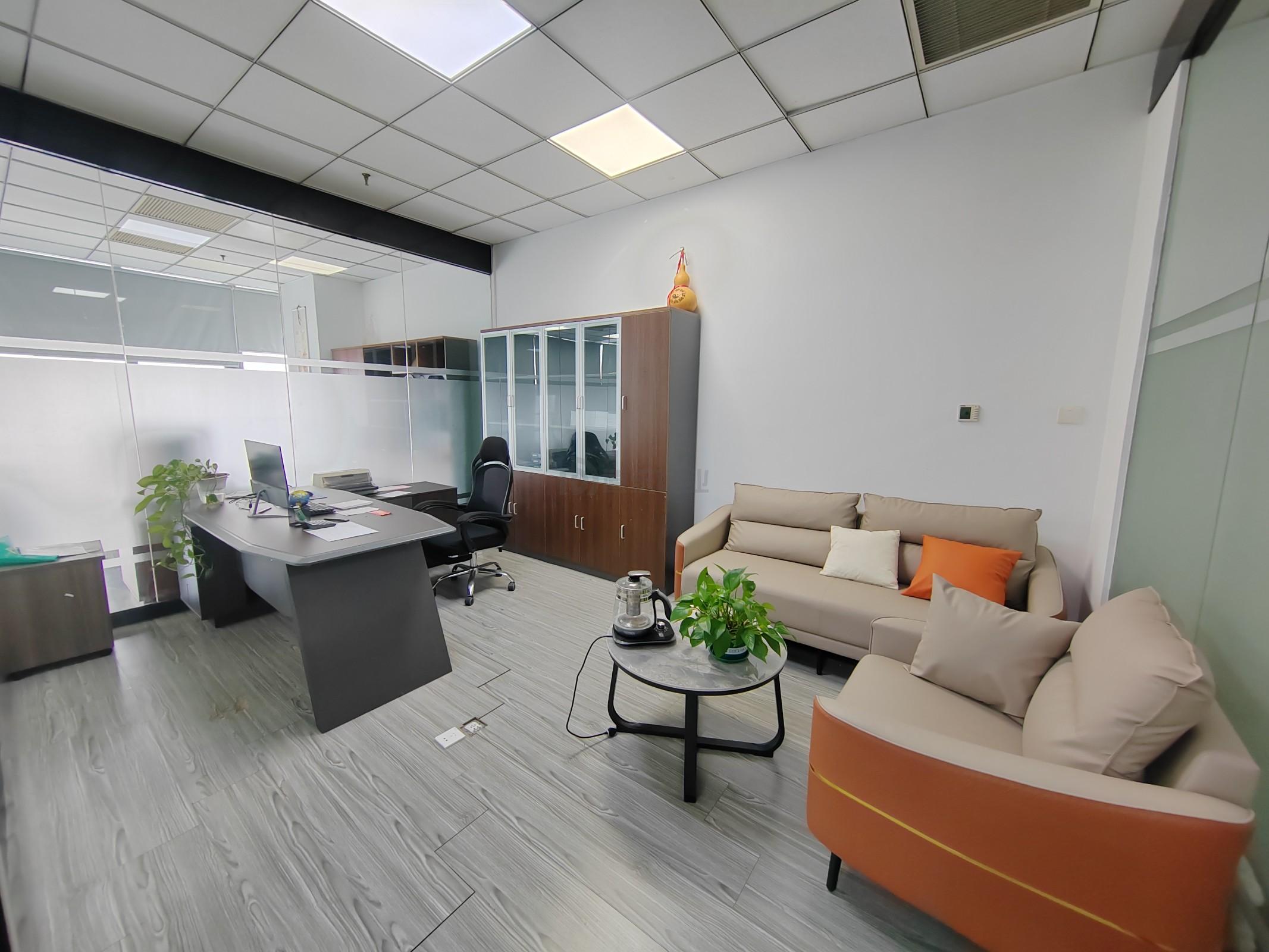 晶石国际中心面积170平