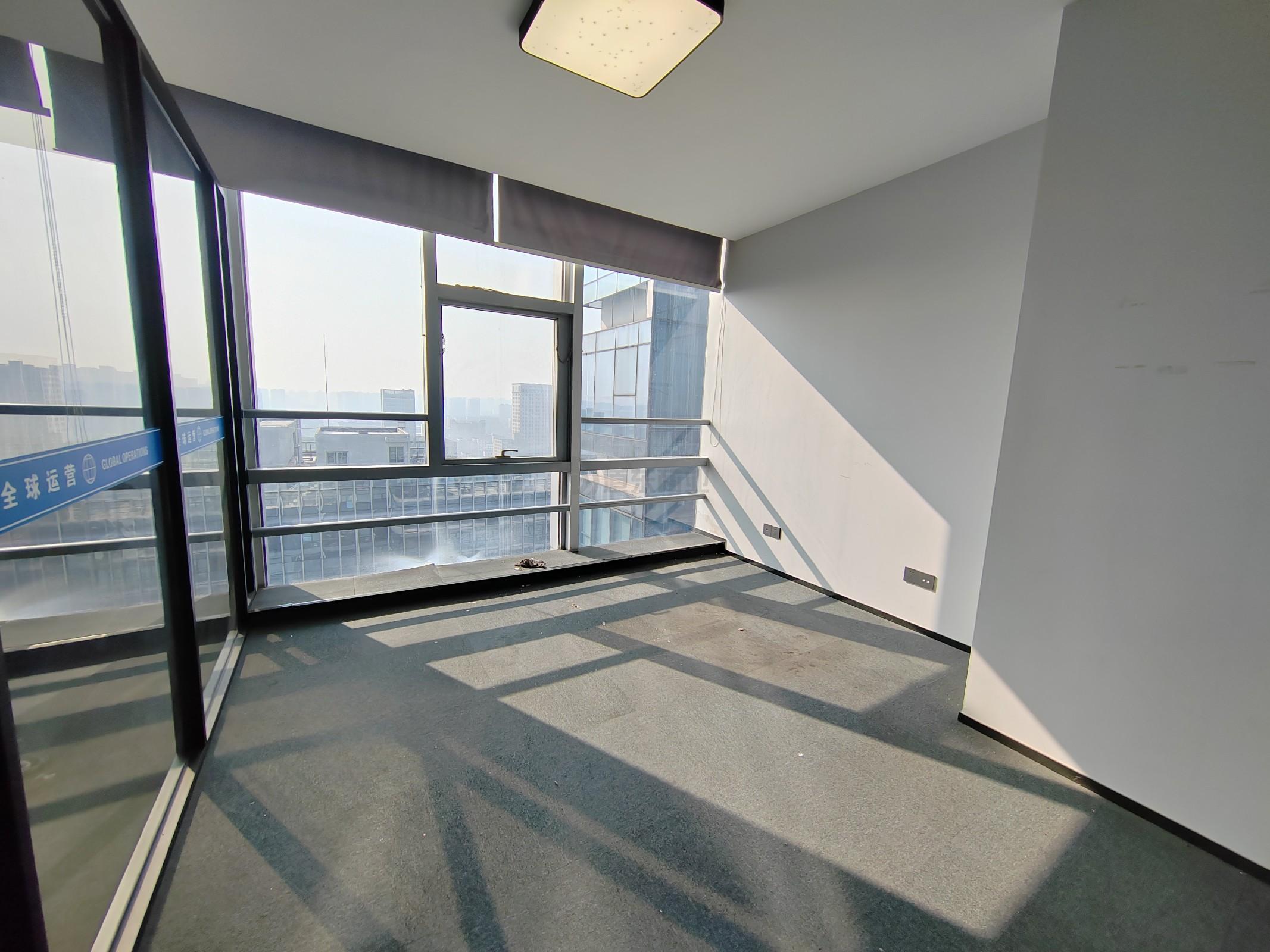 晶石国际中心面积600平