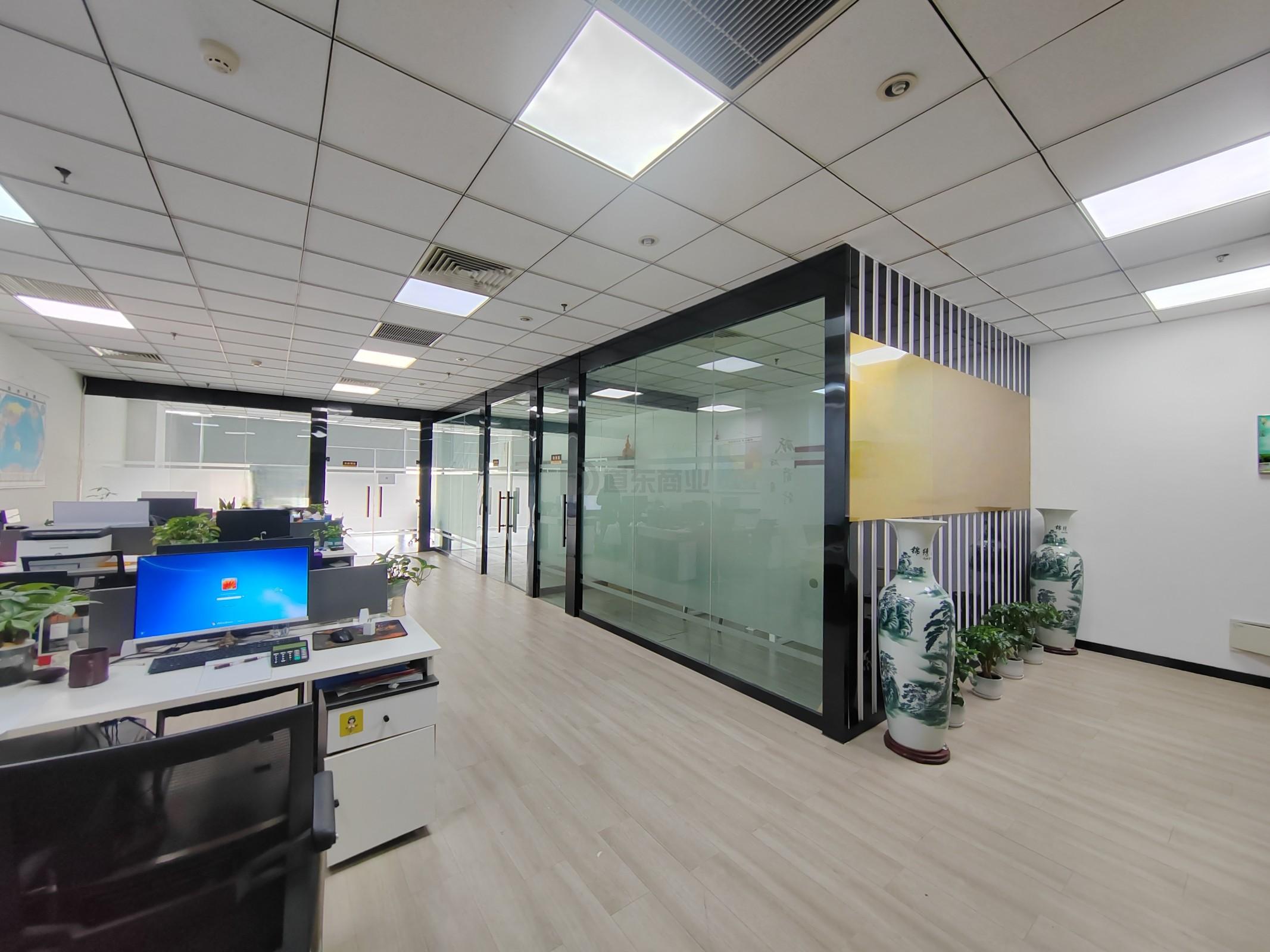 晶石国际中心面积170平