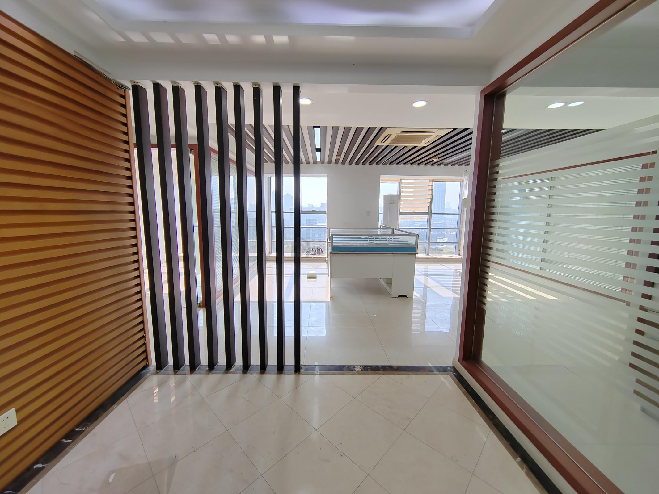 晶石国际中心面积250平