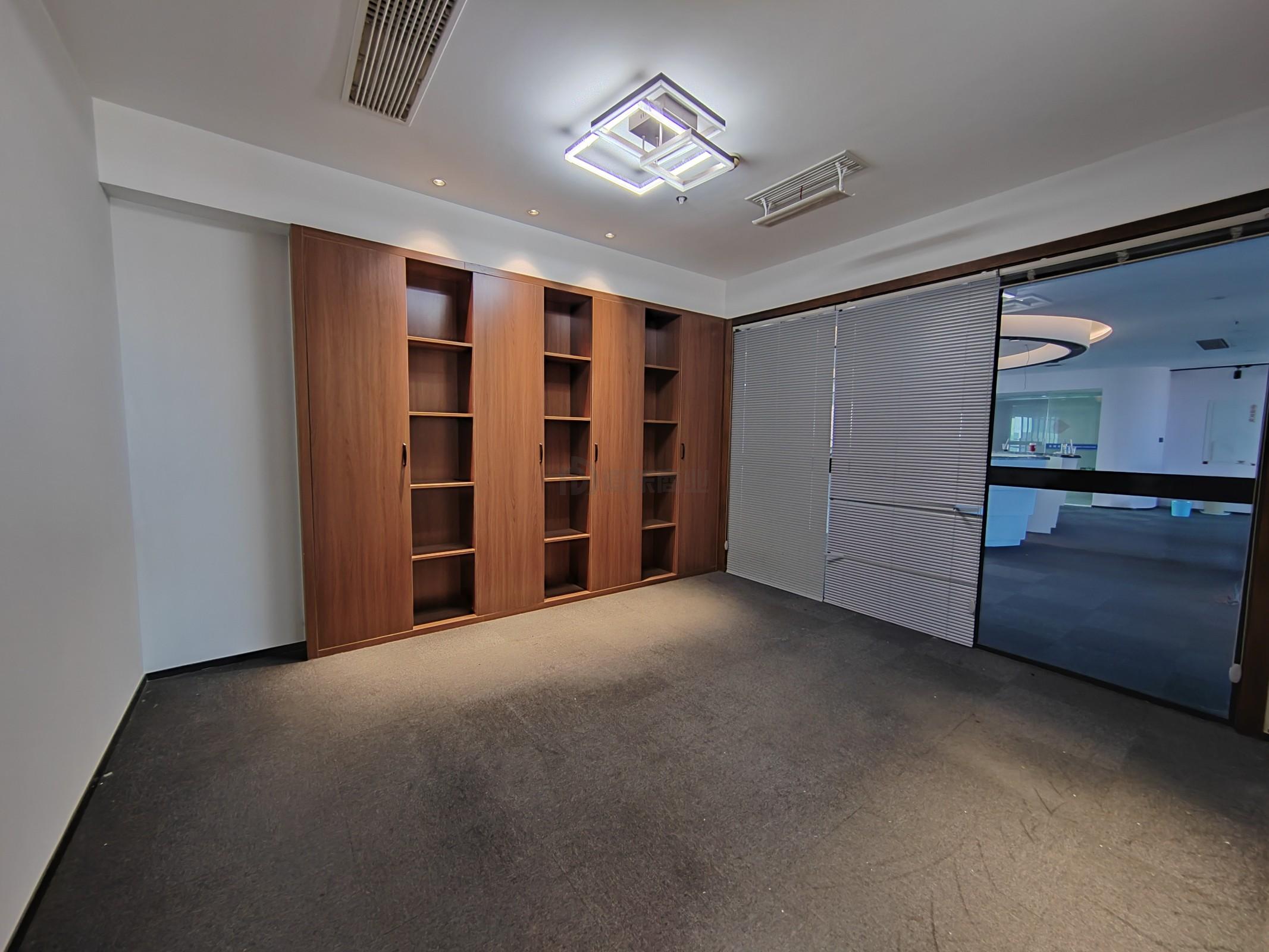 晶石国际中心面积600平