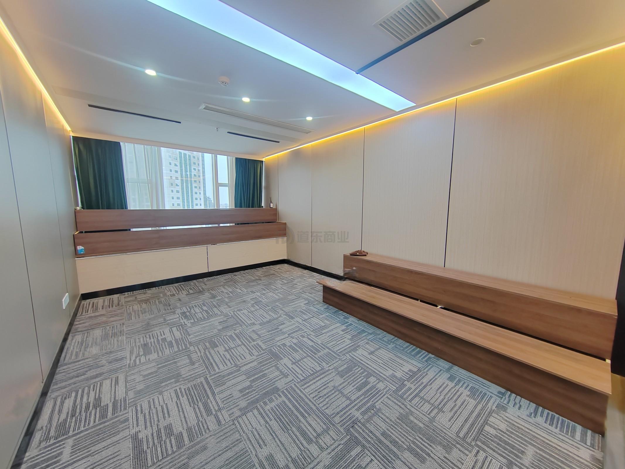 财富大厦面积120平