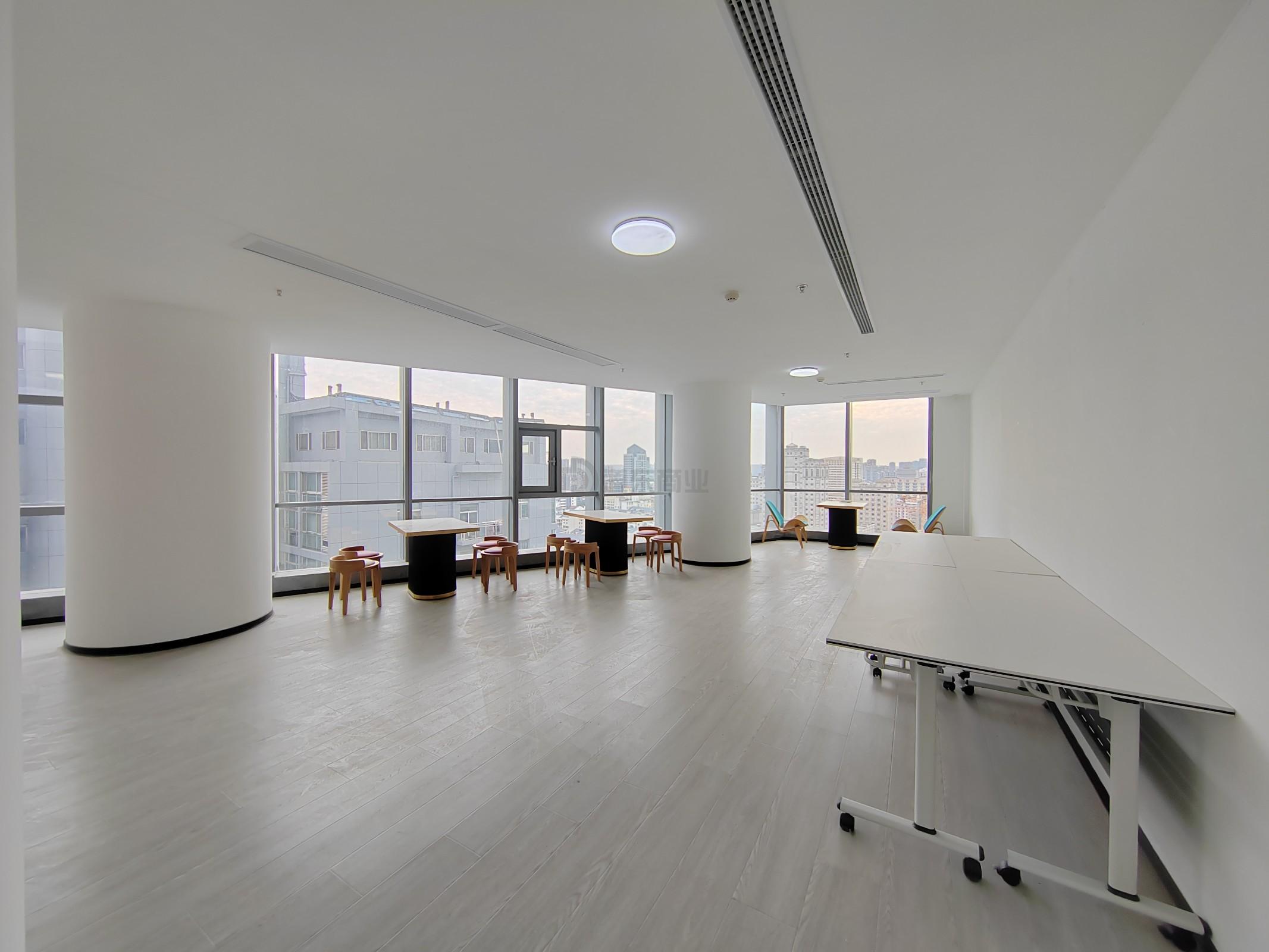 东岭锡上面积137平