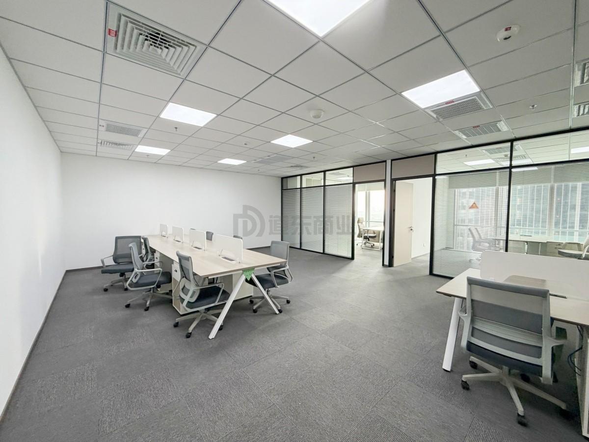 新城发展大厦面积476平