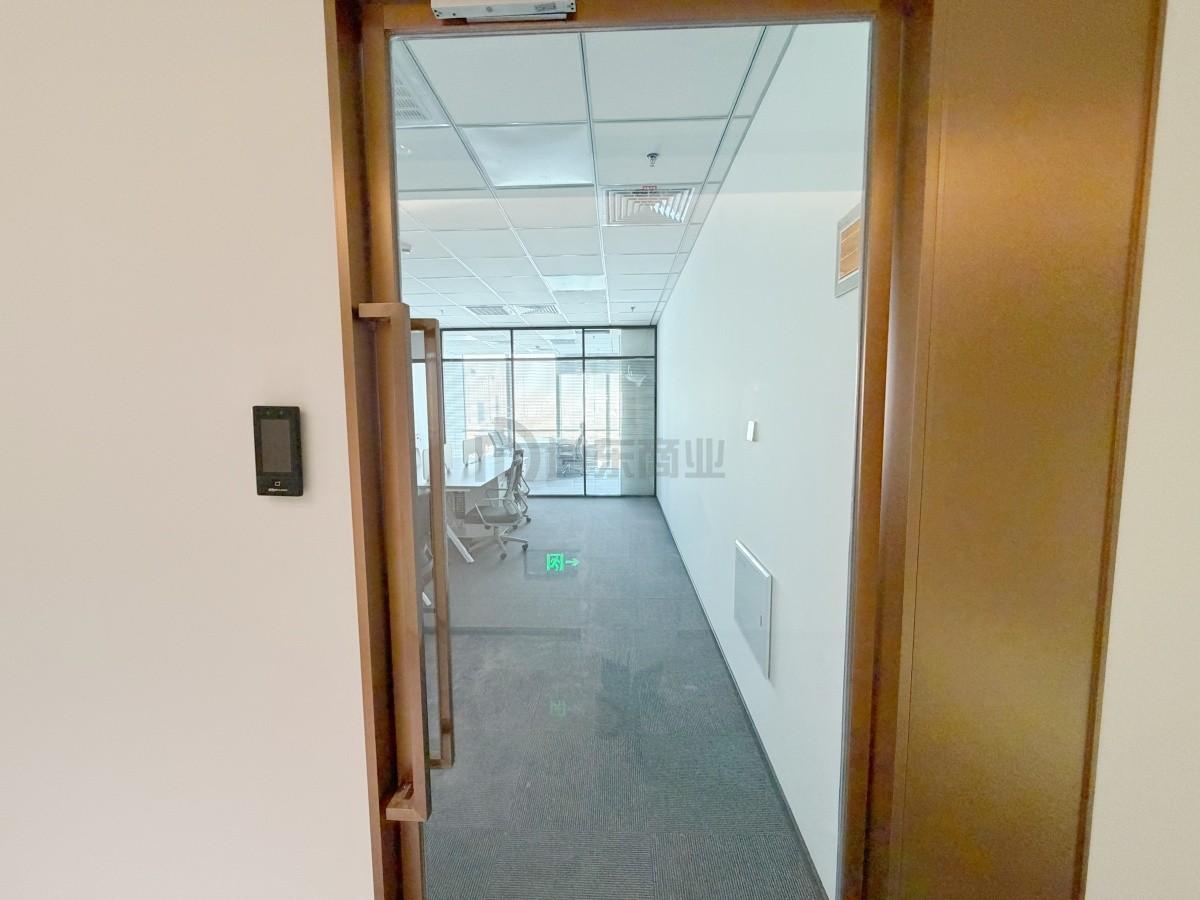 新城发展大厦面积81平