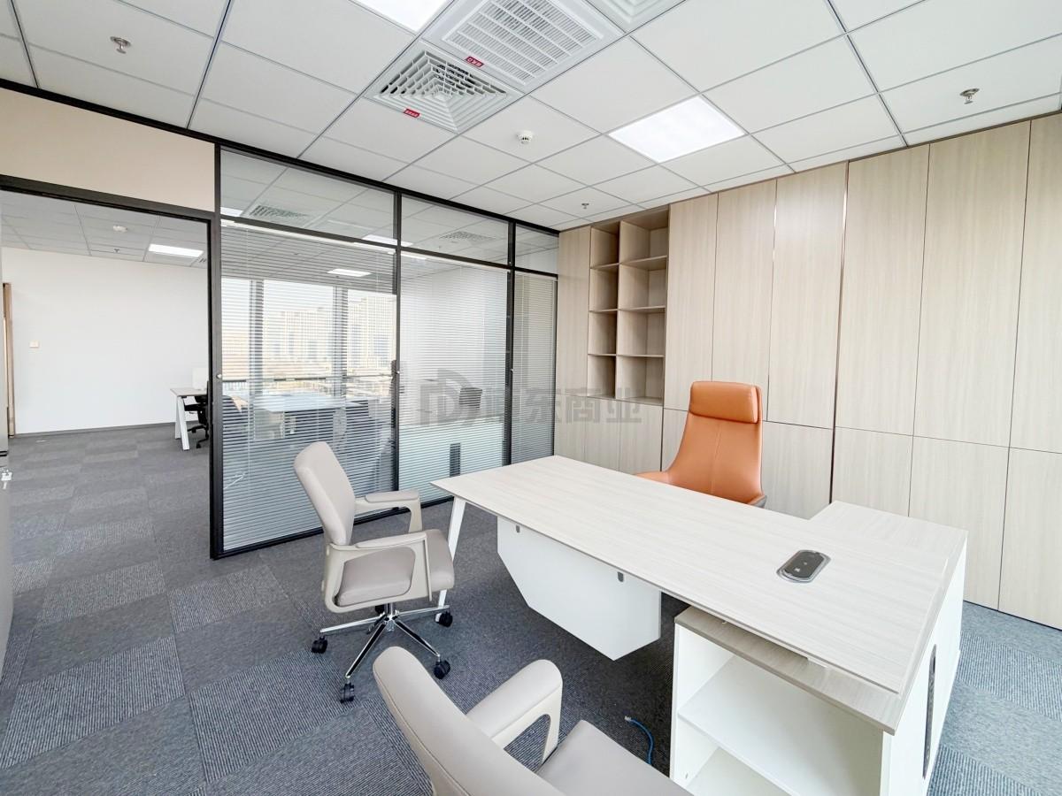 新城发展大厦面积161平