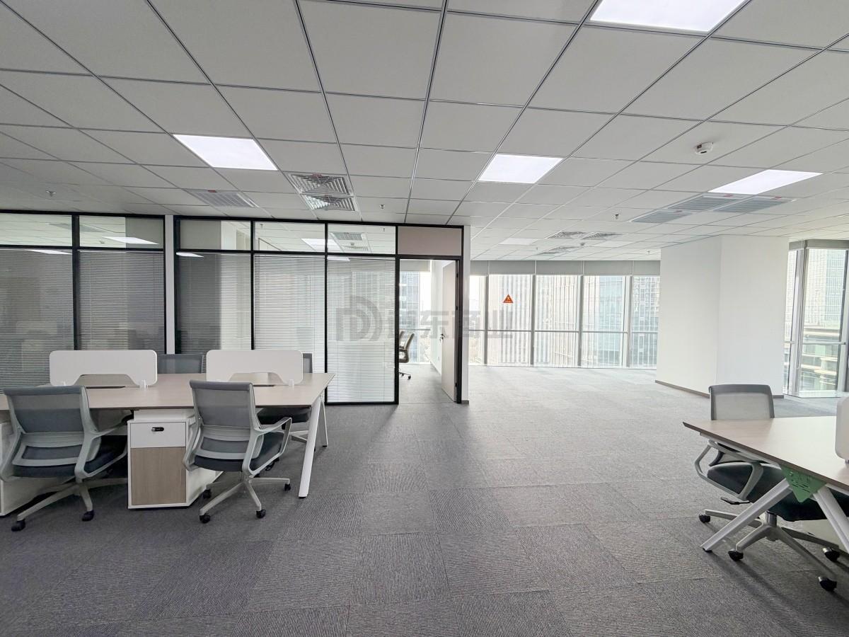 新城发展大厦面积476平