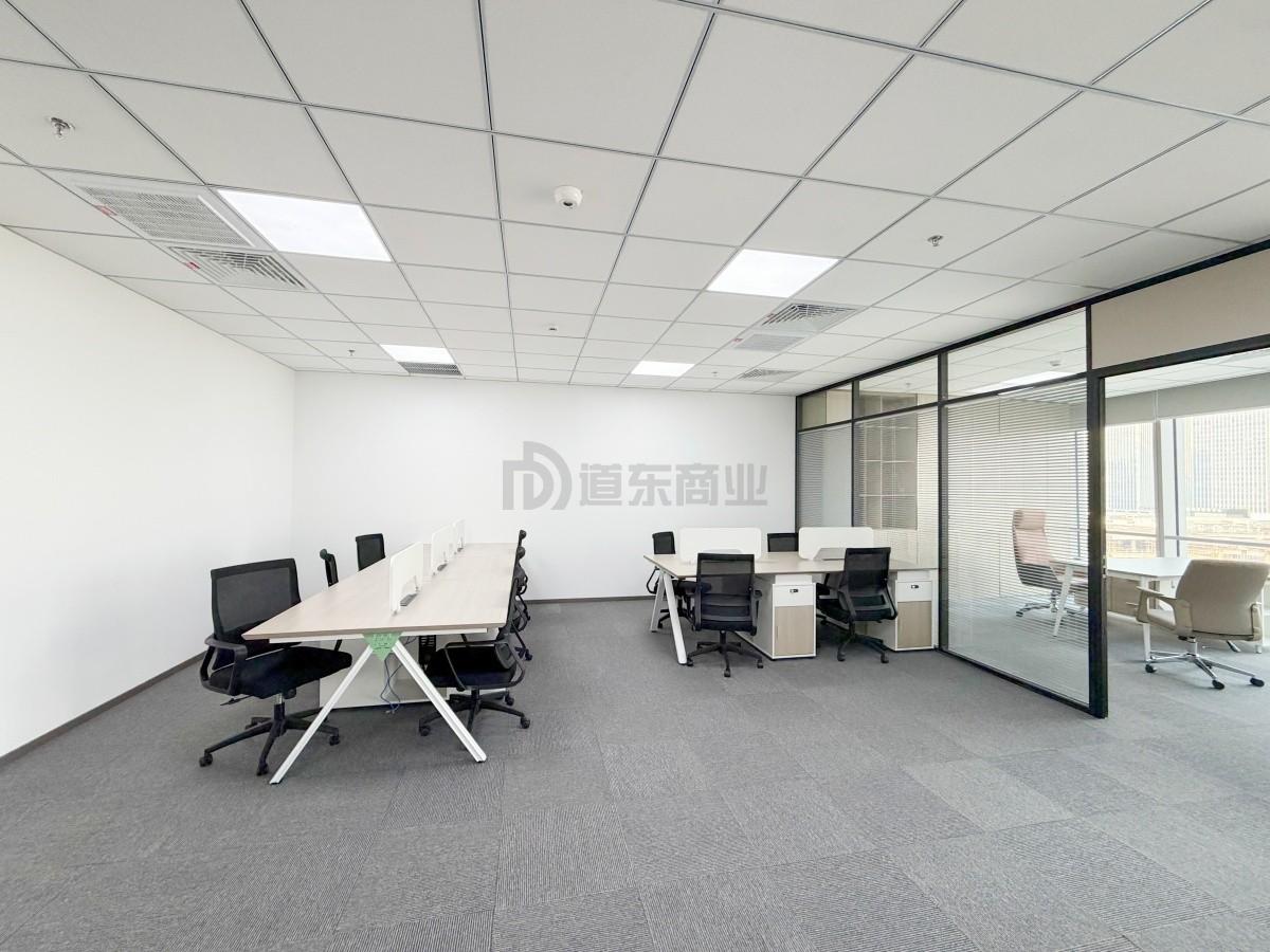 新城发展大厦面积161平