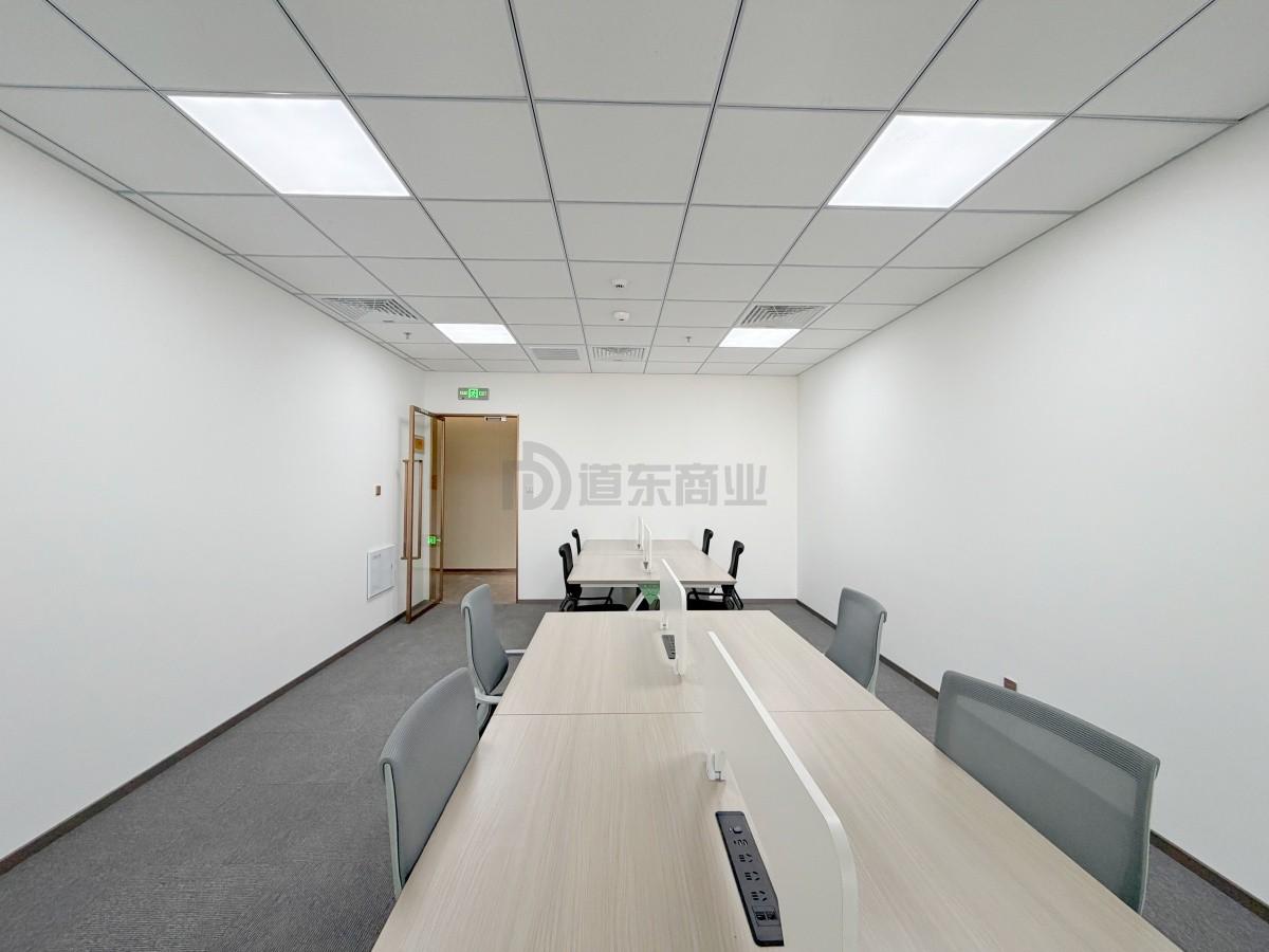 新城发展大厦面积81平