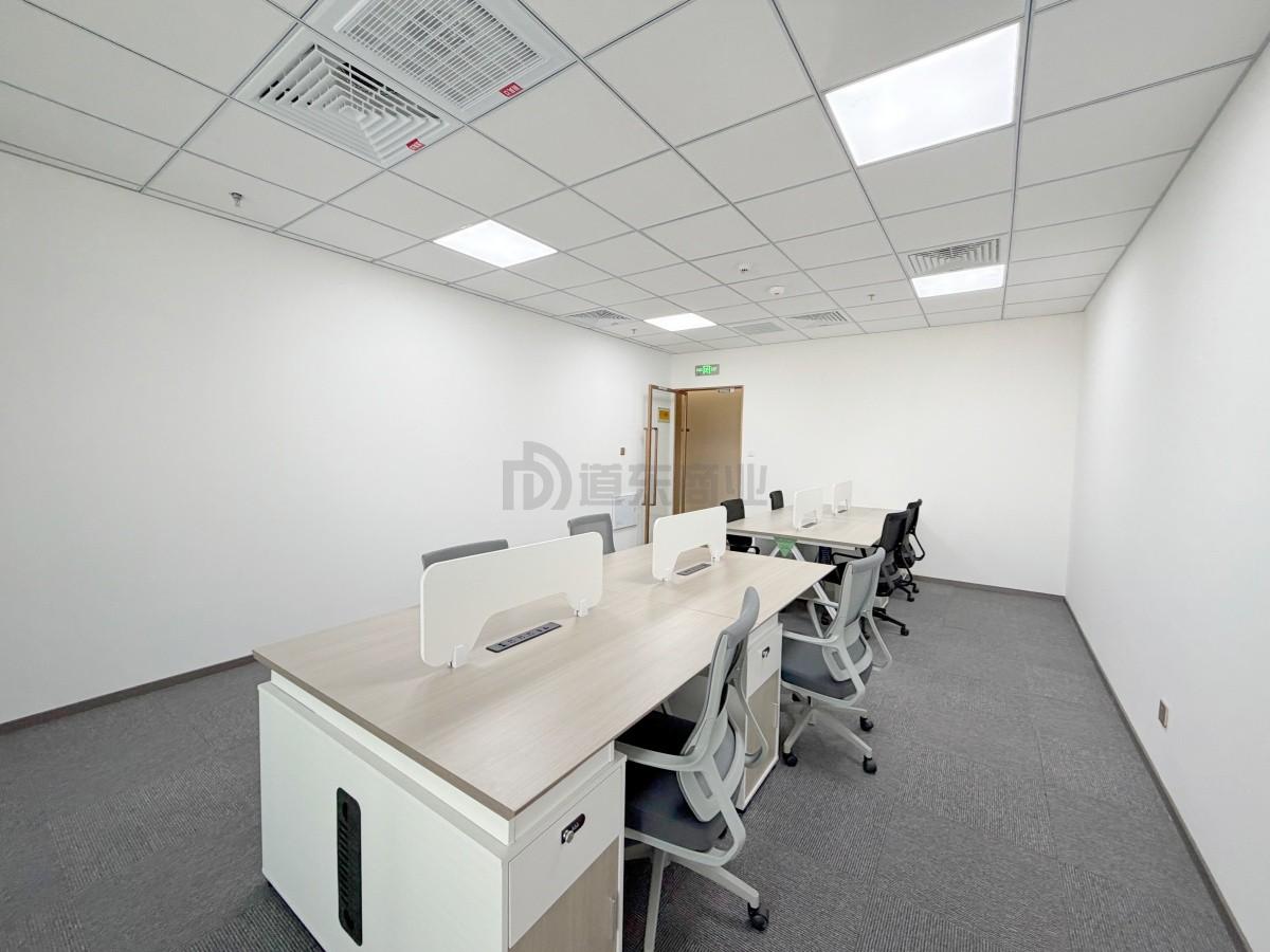 新城发展大厦面积81平