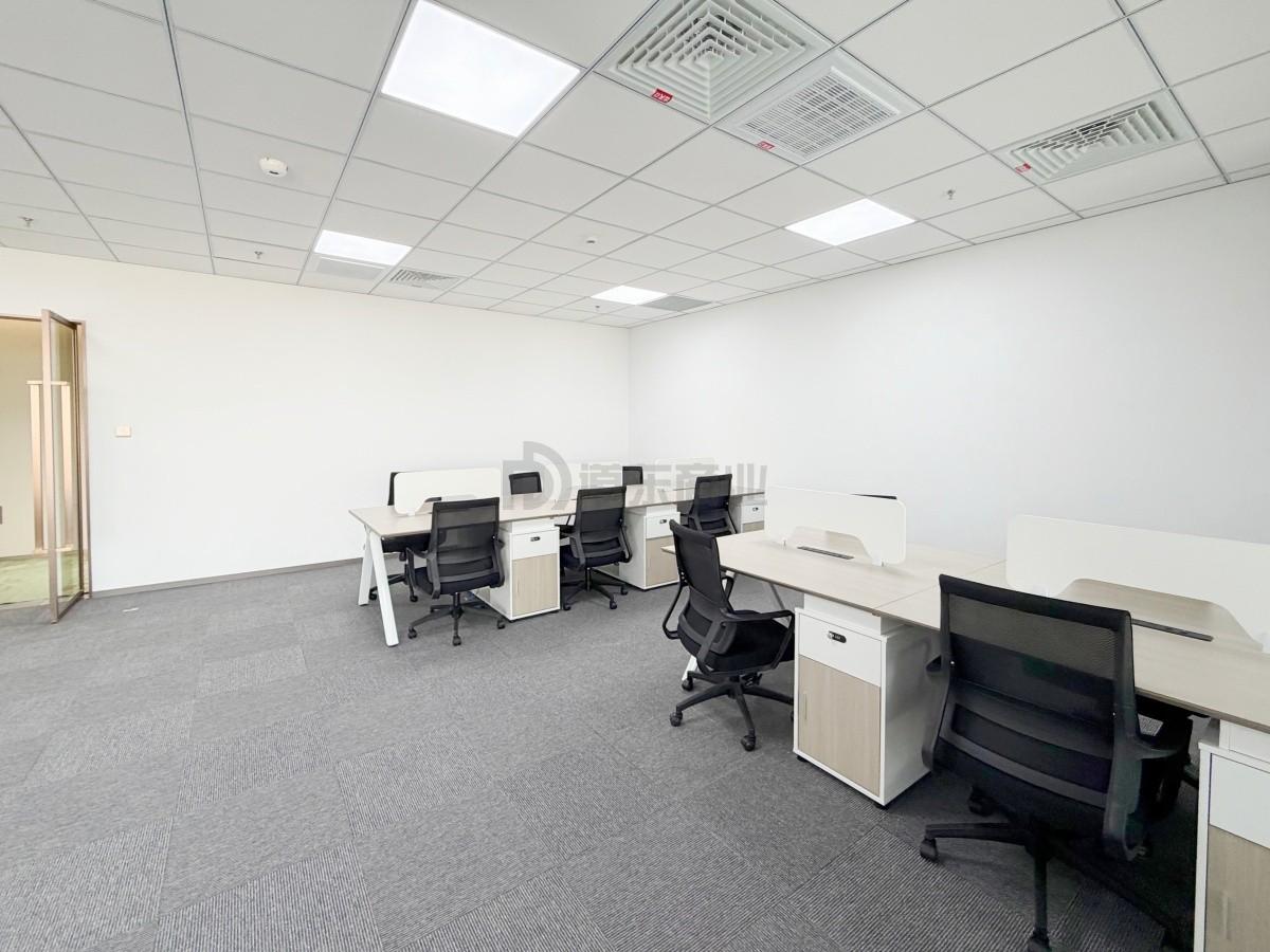 新城发展大厦面积161平