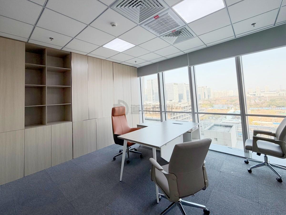 新城发展大厦面积161平