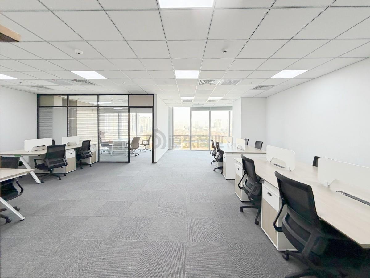 新城发展大厦面积161平