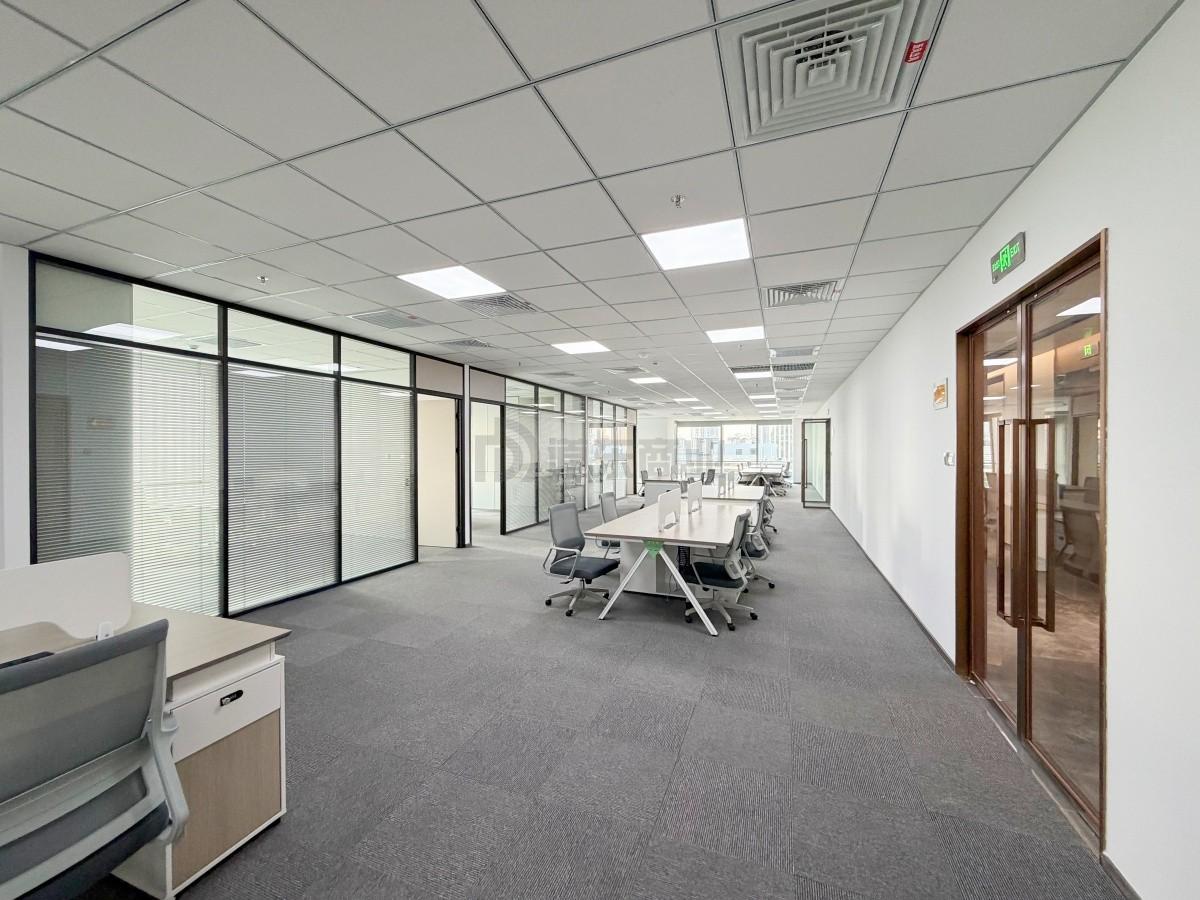 新城发展大厦面积476平