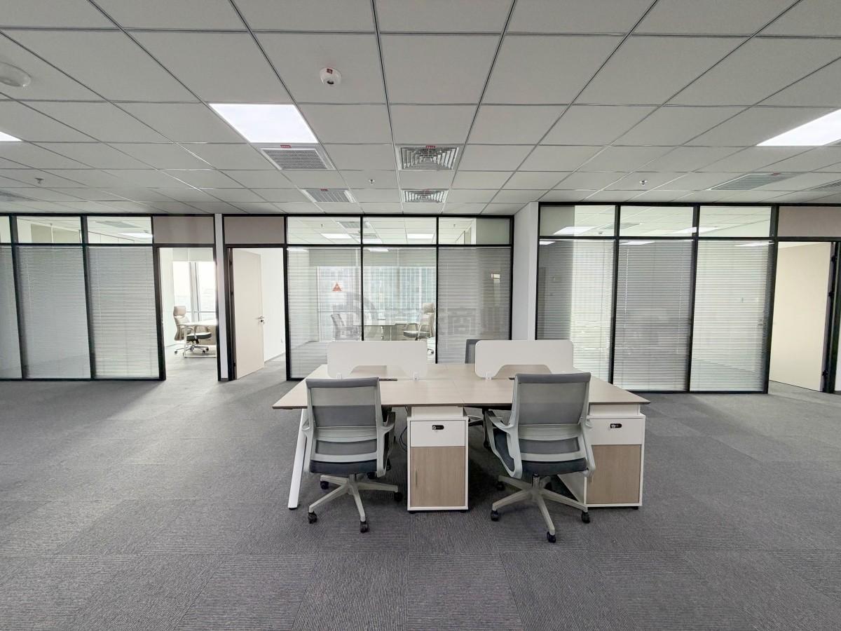 新城发展大厦面积476平