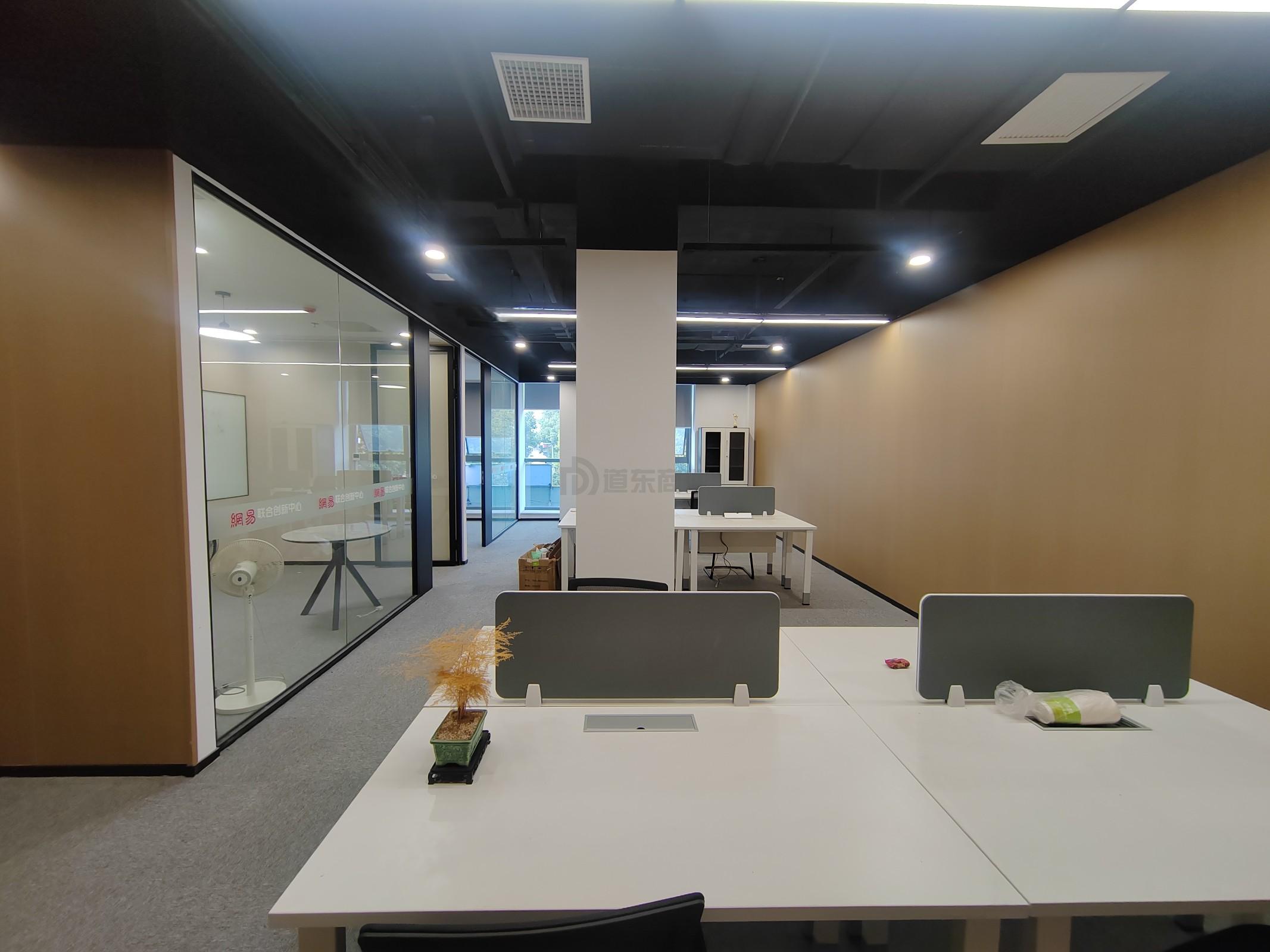 网易（无锡）联合创新中心面积110平