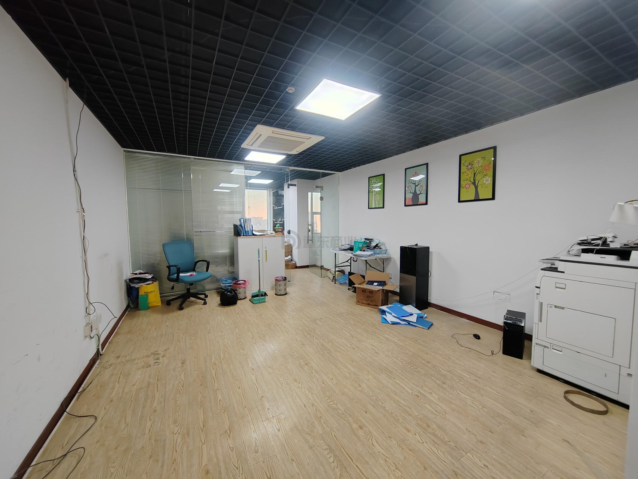 麦库大厦面积70平