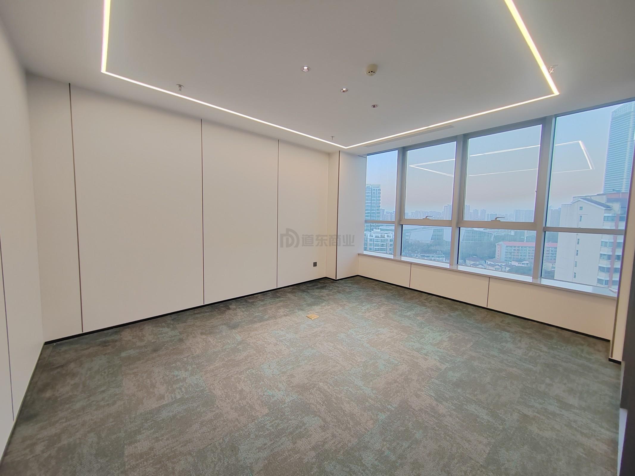 潜心数科大厦面积154平