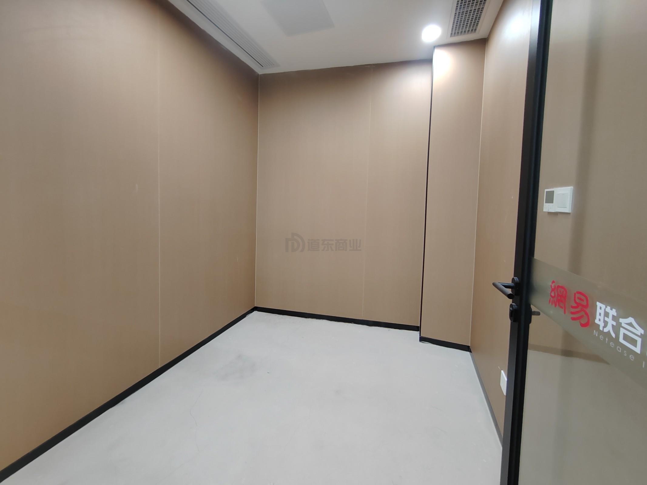 网易（无锡）联合创新中心面积90平