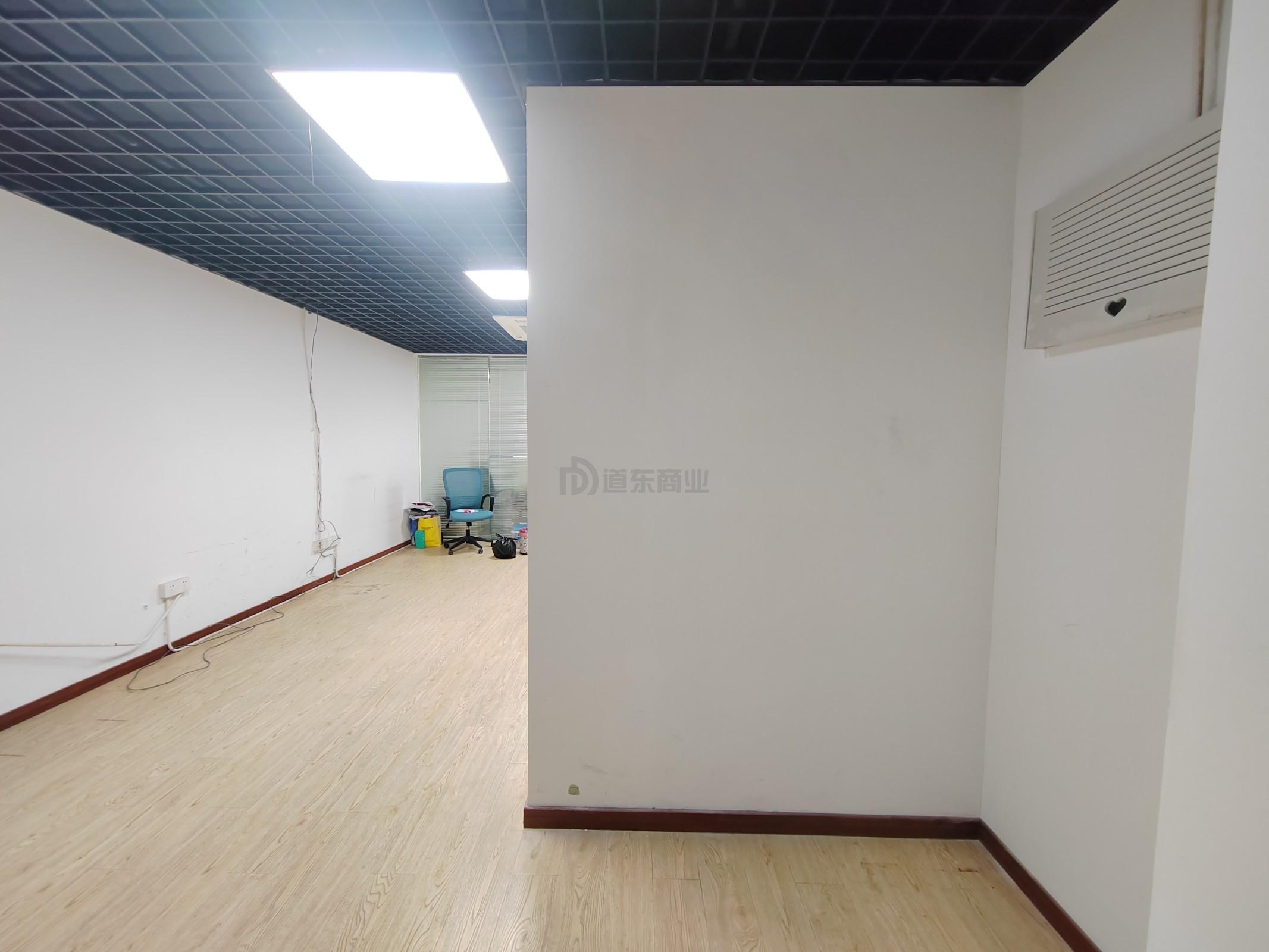 麦库大厦面积70平